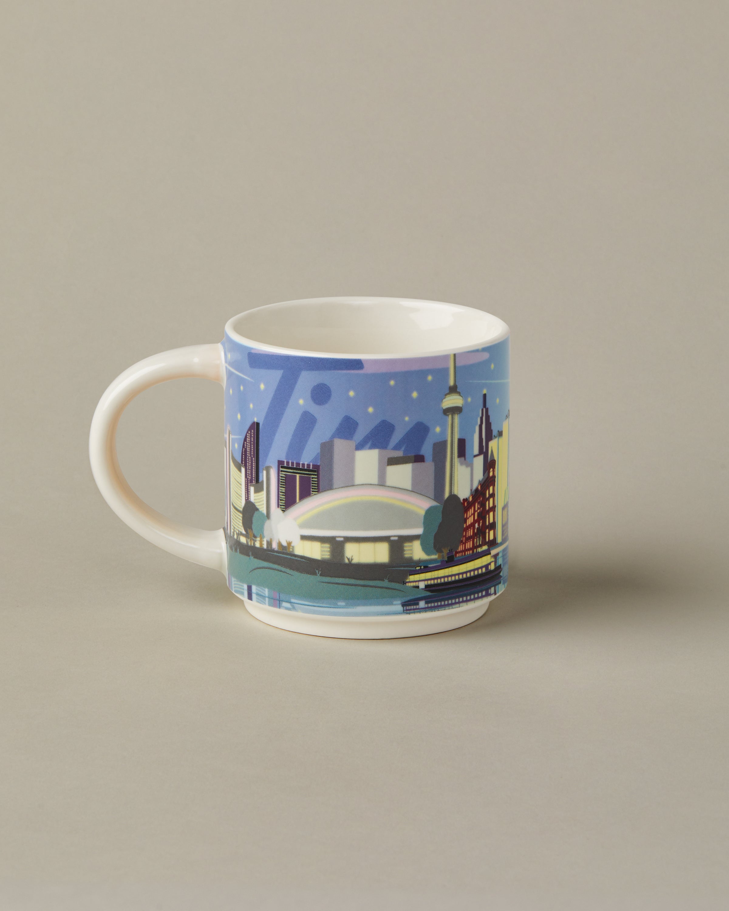 16oz ceramic Tim Hortons mug with Toronto skyline design | Tasse Tim Hortons de 16 oz représentant l’horizon de Toronto. - Image #2