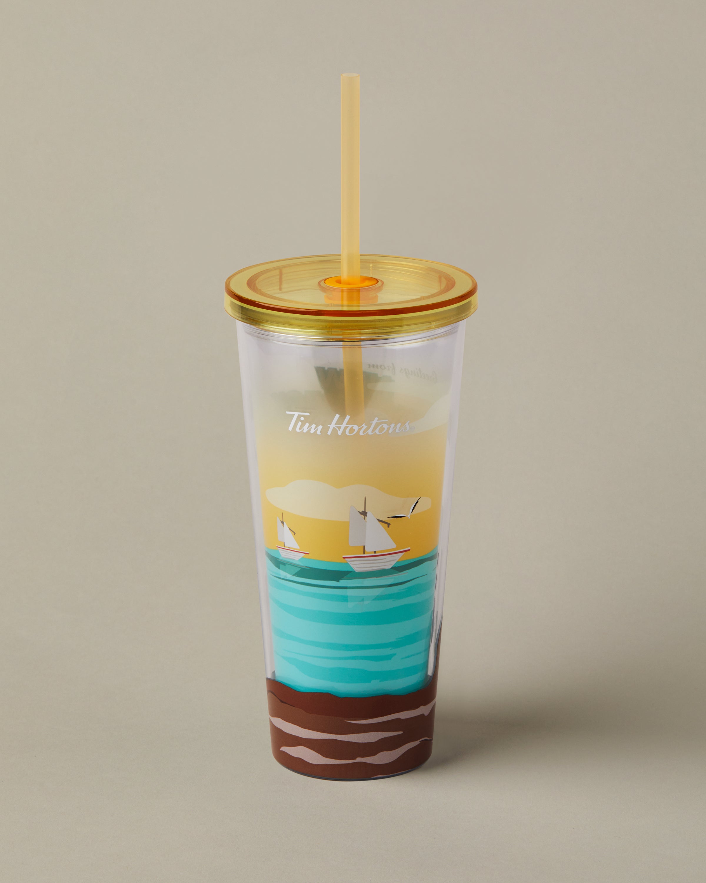 24oz Plastic Straw Tumbler with Canada design, for cold drinks | Gobelet de plastique de 24 oz avec paille représentant des paysages canadiens, pour les boissons froides. - Image #2