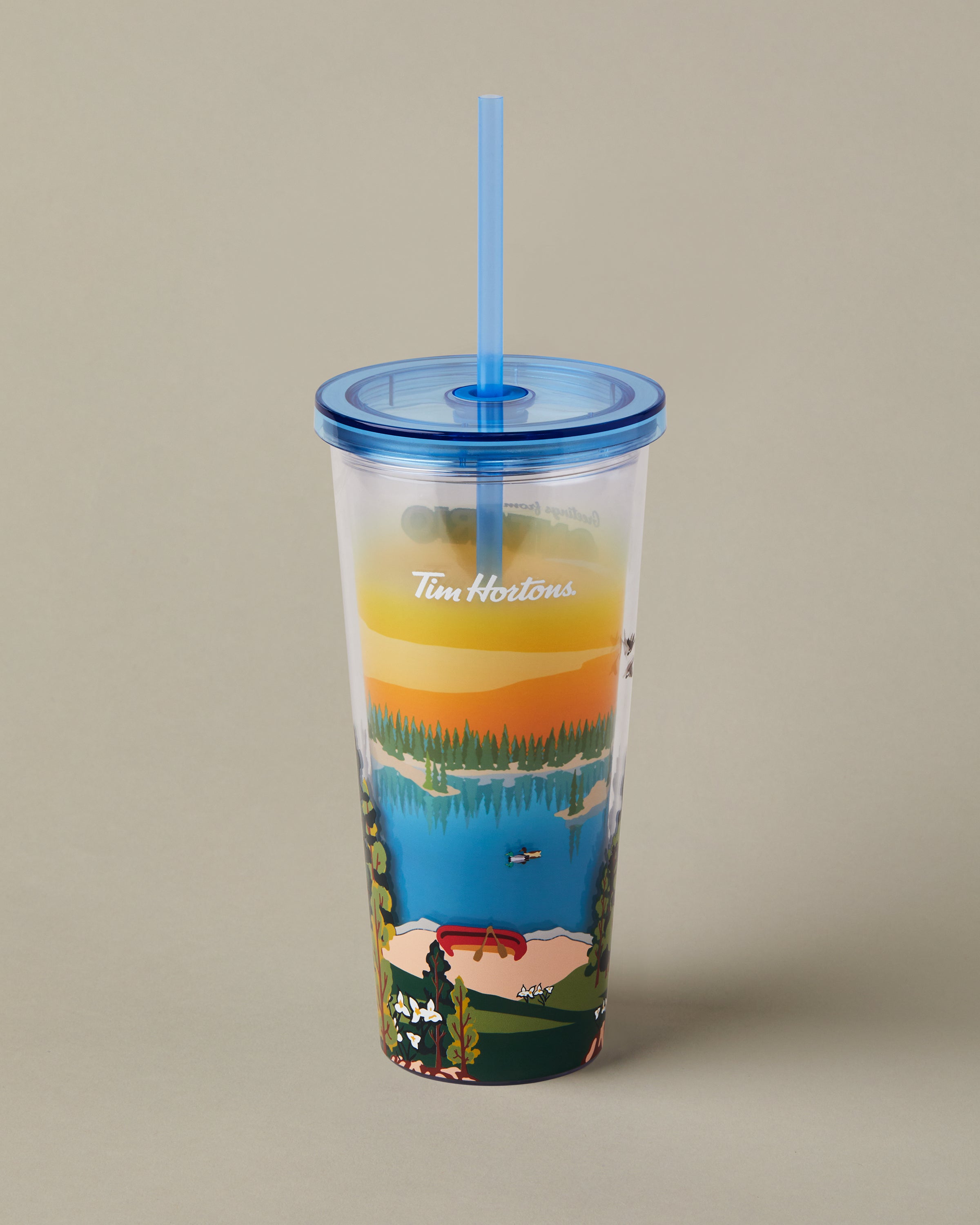 24oz Plastic Straw Tumbler with Canada design, for cold drinks | Gobelet de plastique de 24 oz avec paille représentant des paysages canadiens, pour les boissons froides. - Image #2