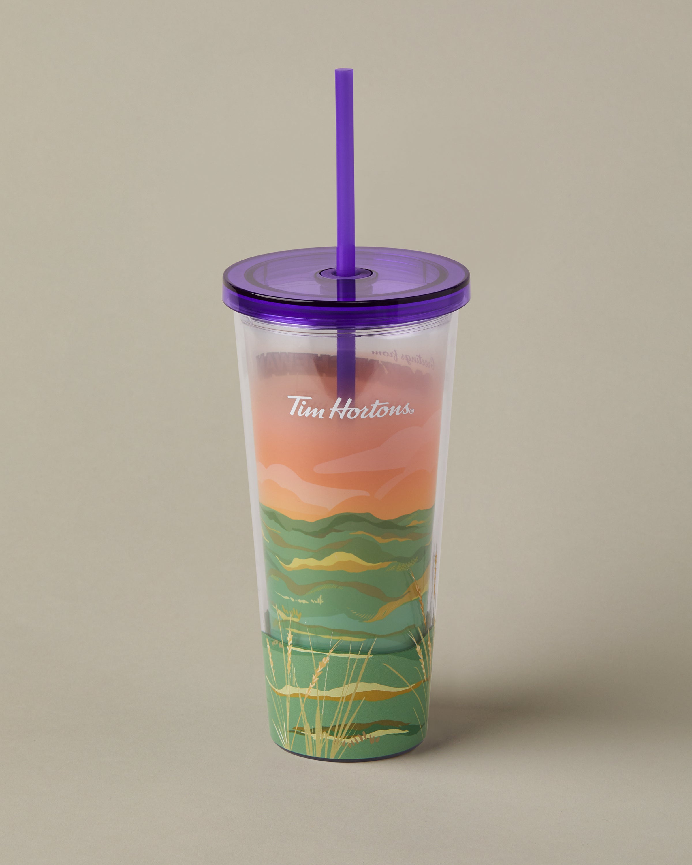24oz Plastic Straw Tumbler with Canada design, for cold drinks | Gobelet de plastique de 24 oz avec paille représentant des paysages canadiens, pour les boissons froides. - Image #2