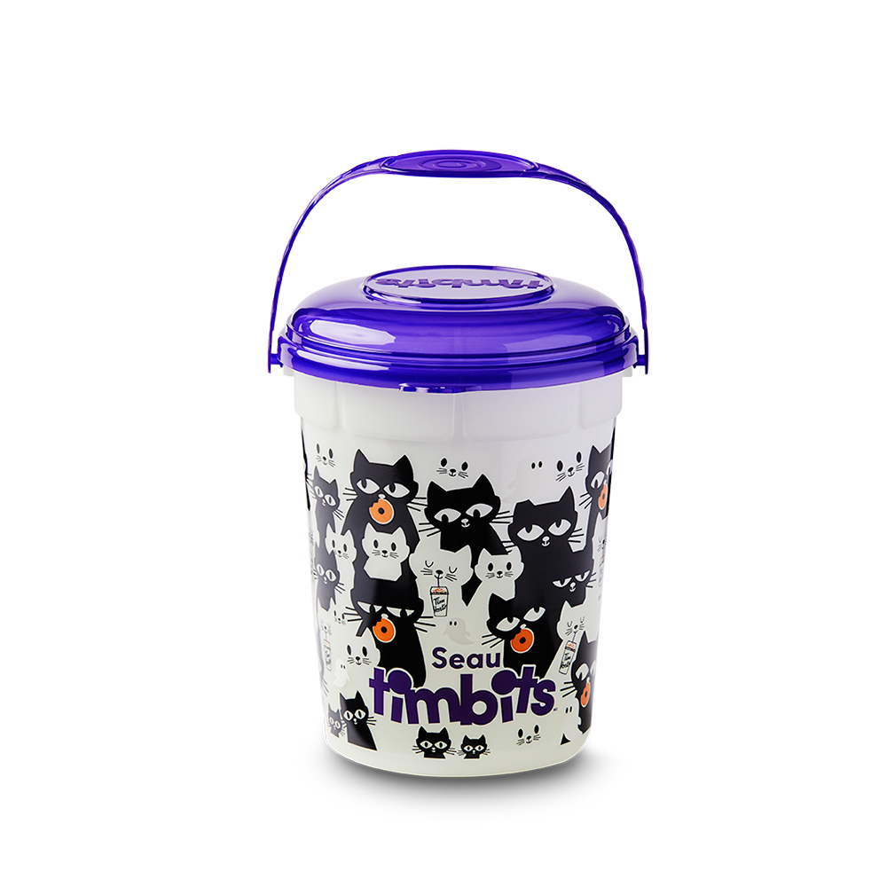 Limited edition Tim Hortons glow-in-the-dark Halloween Timbits® Cat Bucket. | Seau d’Halloween Timbits® (chat noir) qui brille dans le noir de Tim – Édition limitée - Image #4
