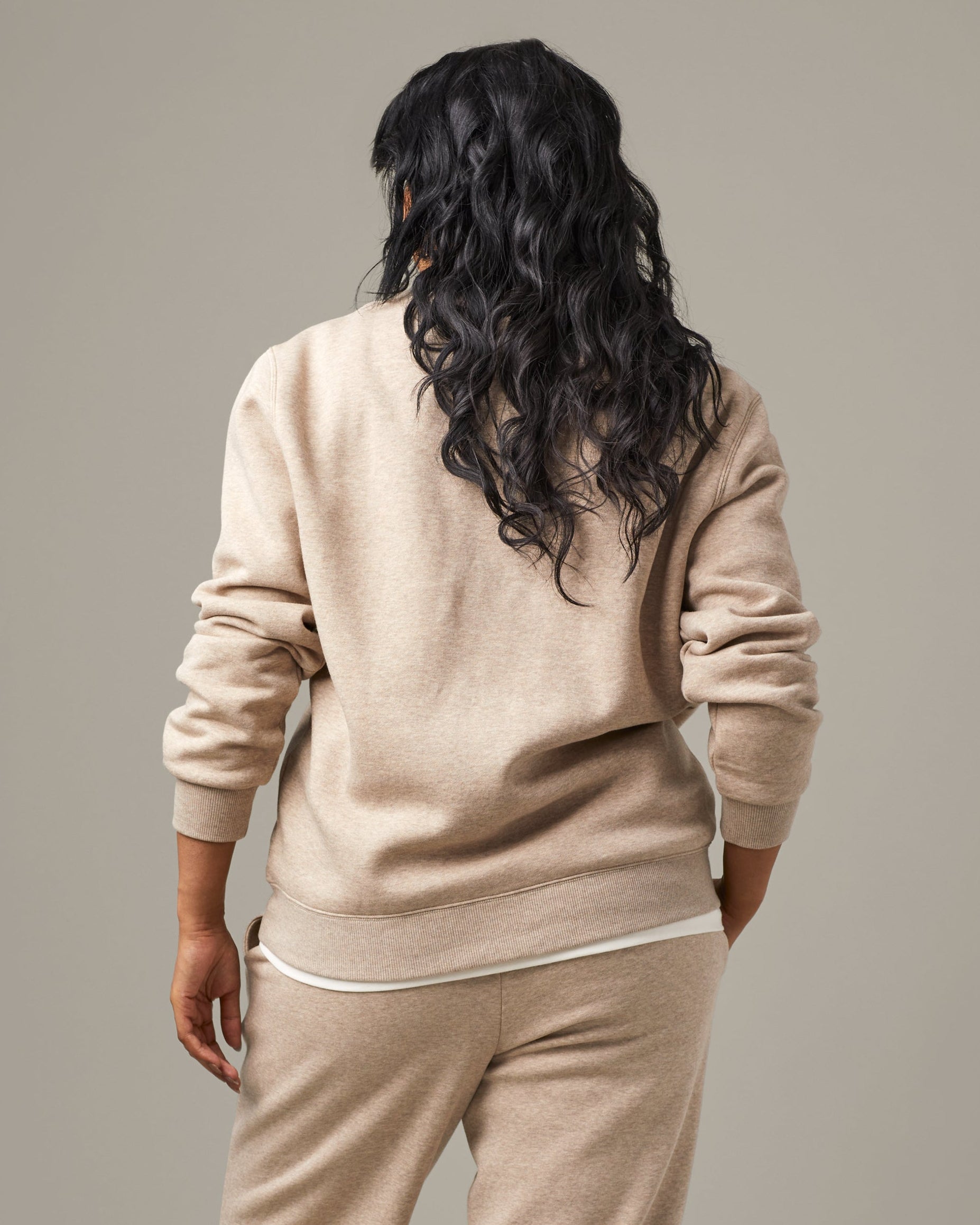 Tim Hortons Iced Capp® Unisex Retro Crewneck | Chandail ras-de-cou rétro unisexe cappuccino glacé de Tim Hortons - Image #4