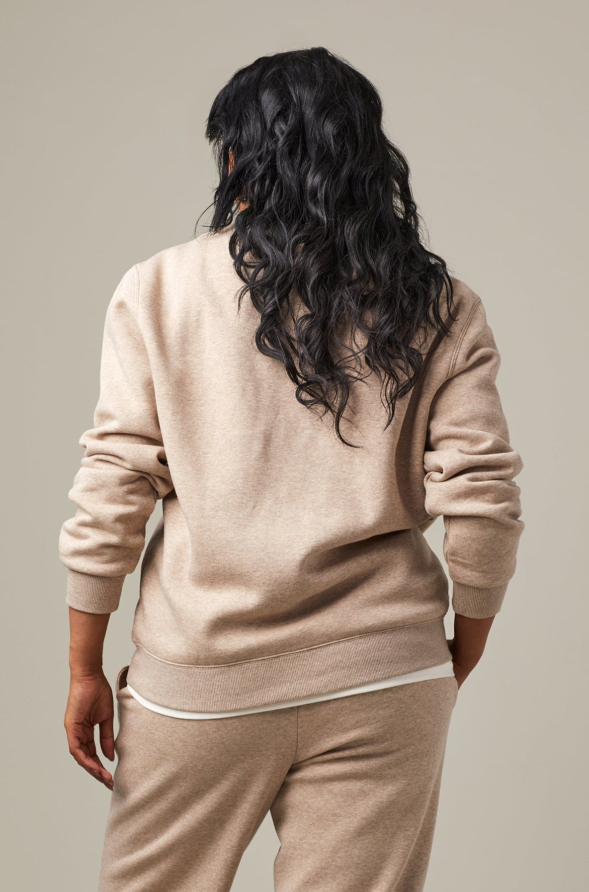 Tim Hortons Iced Capp® Unisex Retro Crewneck | Chandail ras-de-cou rétro unisexe cappuccino glacé de Tim Hortons - Image #4