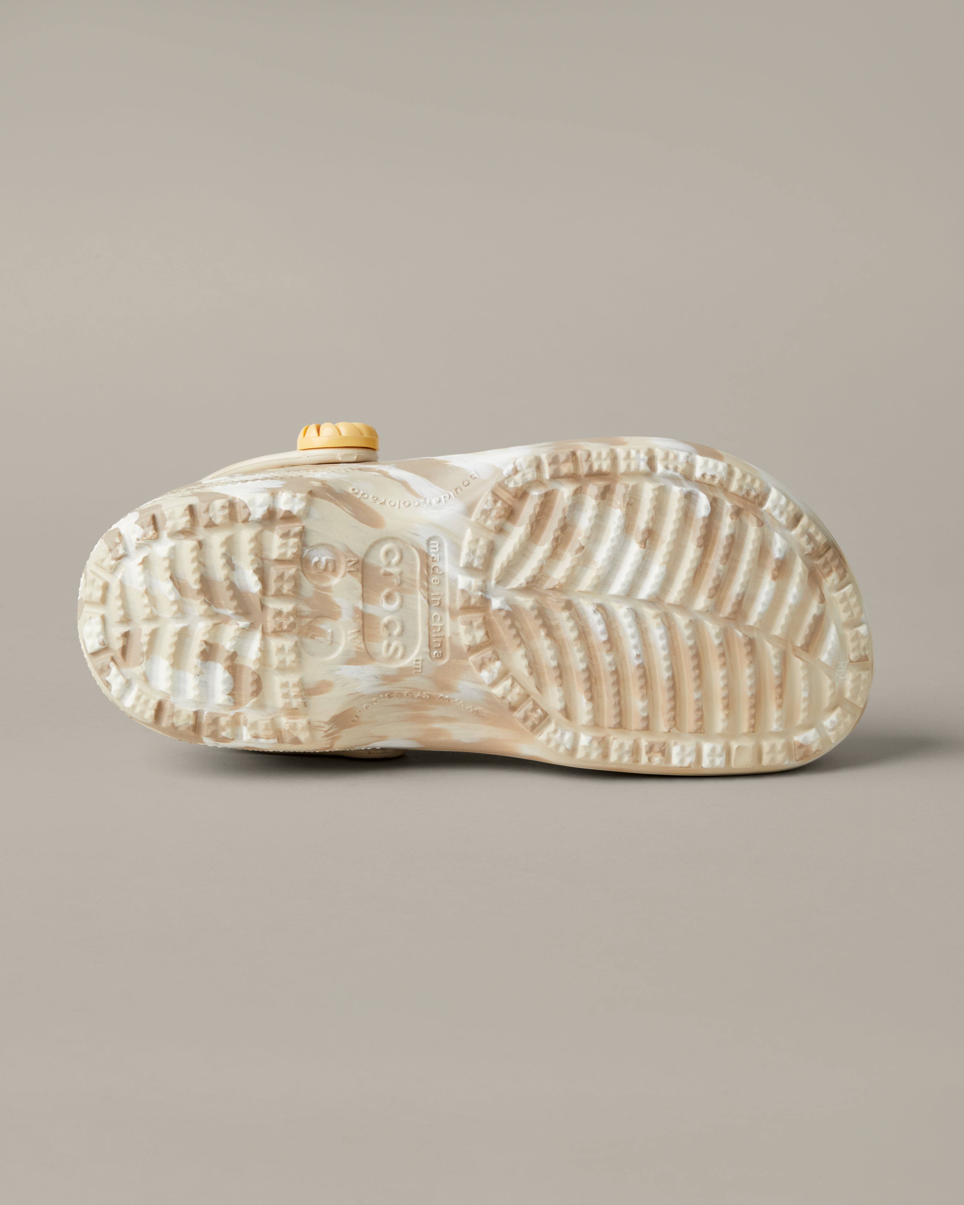 Tim Hortons and Crocs collaboration Iced Capp adult clogs | Crocs et Tim Hortons présentent : les Crocs tourbillon de cappuccino glacé pour adulte - Image #6