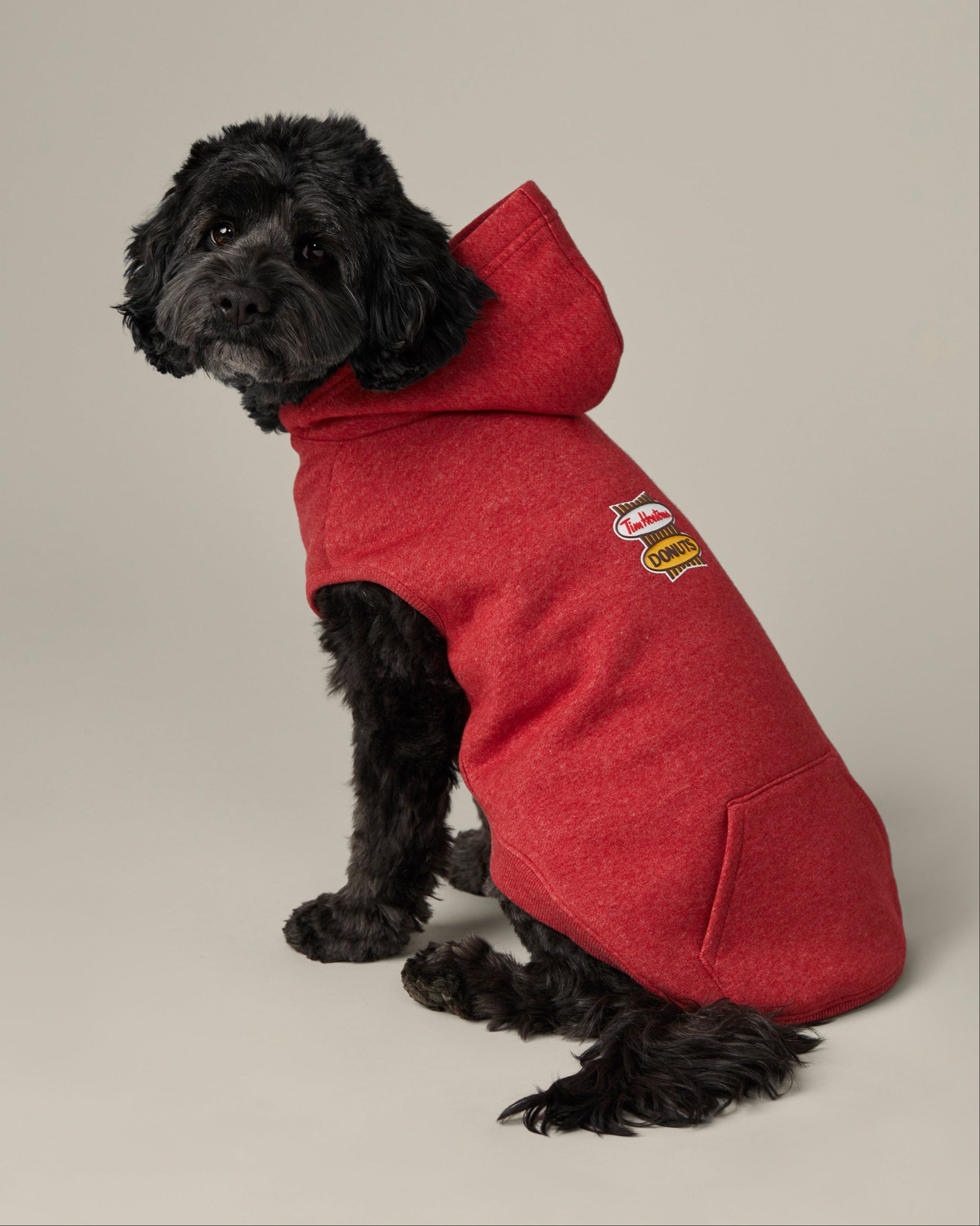 Red marl pet hoodie with retro Tim Hortons logo printed on back | Chandail à capuchon pour animaux rouge chiné avec logo Tim Hortons rétro imprimé sur le dos. - Image #2