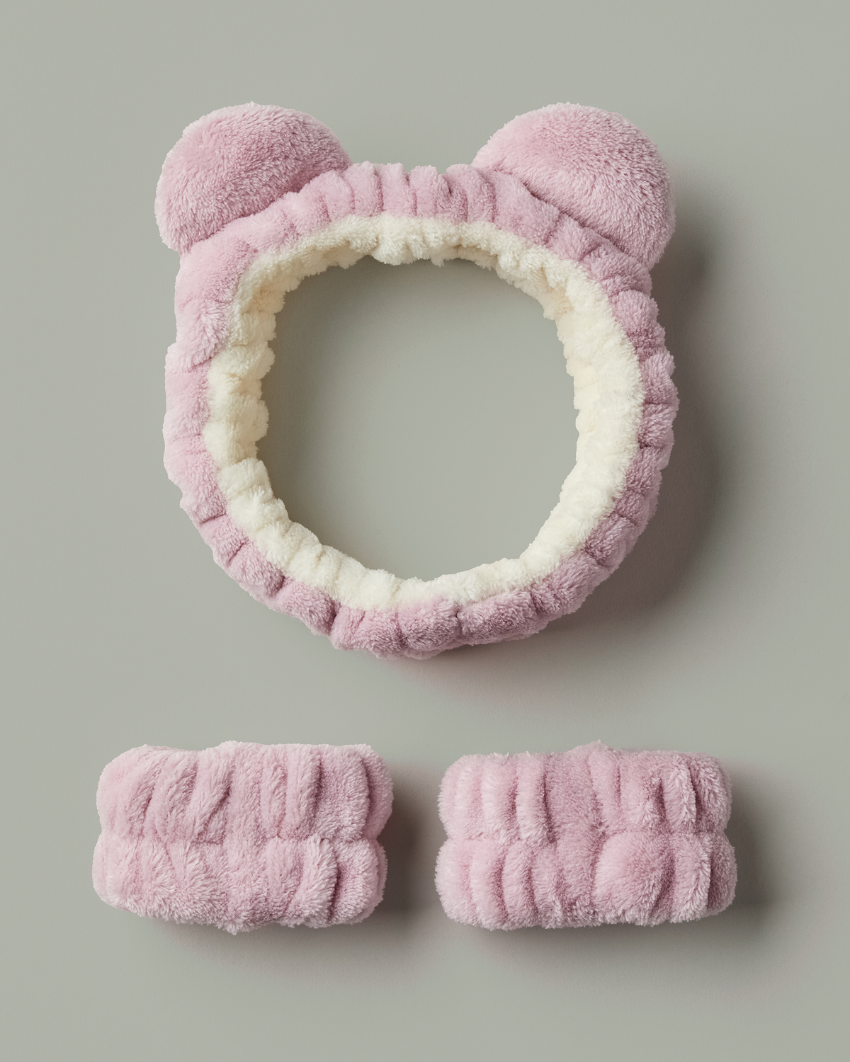 Limited edition Tim Hortons Donut Headband & Wristband Set of 3 | Ensemble de 3 articles, bandeau et bracelets beigne Tim Hortons en édition limitée - Image #3