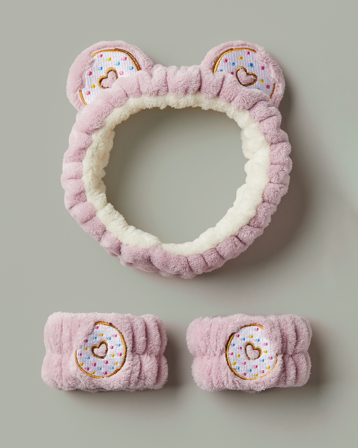 Limited edition Tim Hortons Donut Headband & Wristband Set of 3 | Ensemble de 3 articles, bandeau et bracelets beigne Tim Hortons en édition limitée - Image #1
