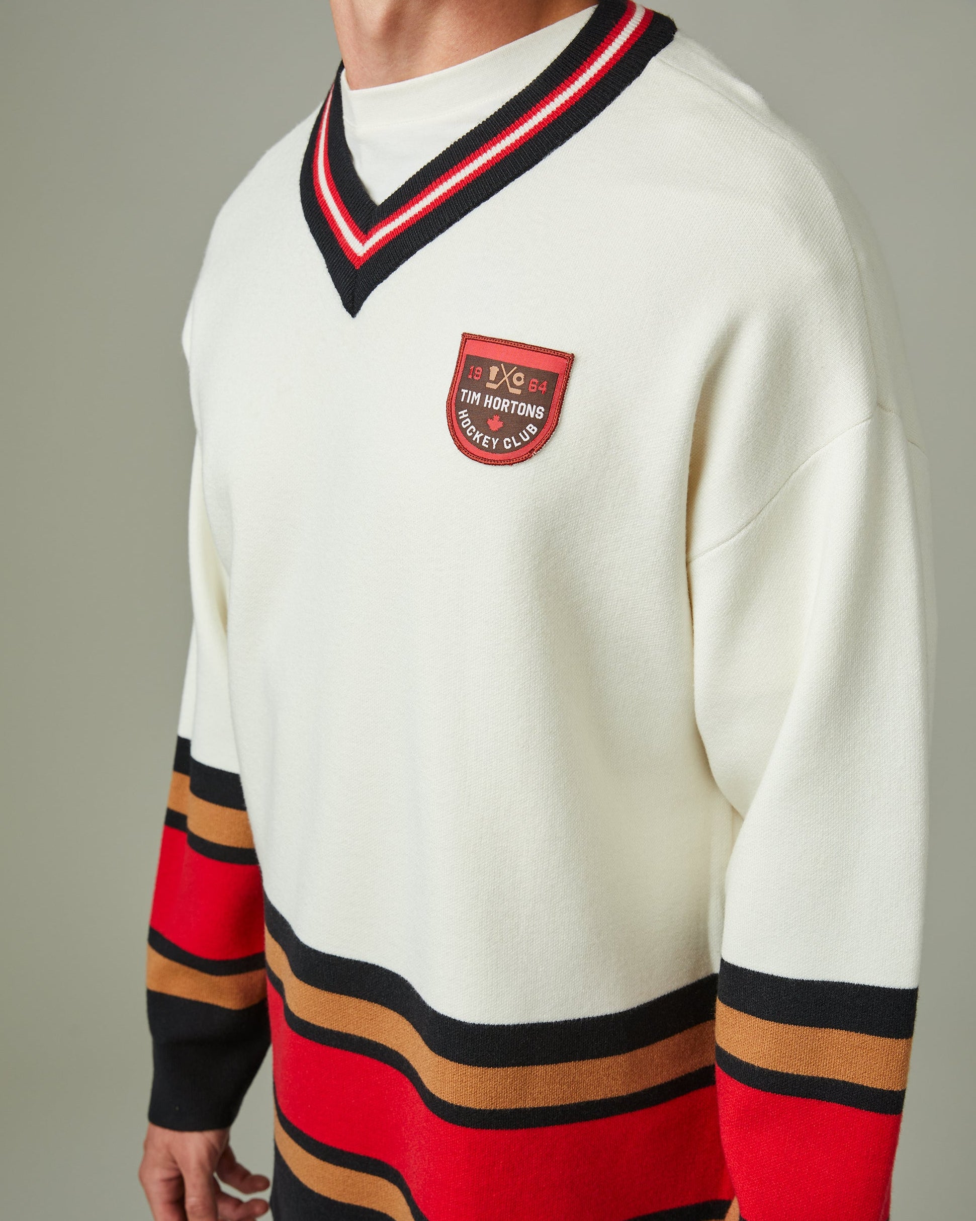 Limited edition Tim Hortons unisex Hockey Knit Sweater | Chandail de hockey en tricot unisexe d’édition limitée Tim Hortons - Image #4