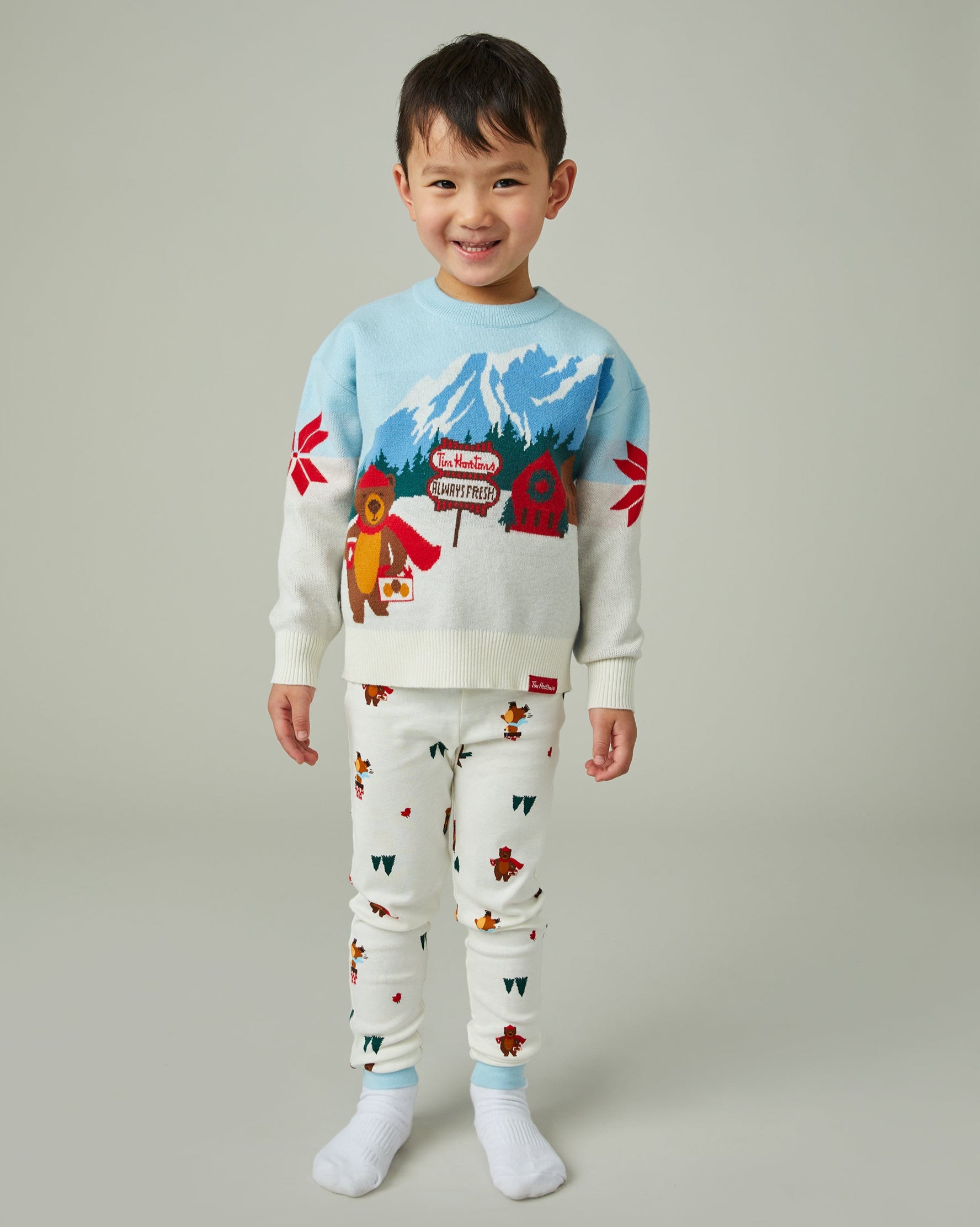 Tim Hortons Winter Bears Kids Holiday Sweater | Chandail Tim Hortons ours d’hiver des Fêtes pour enfants - Image #3