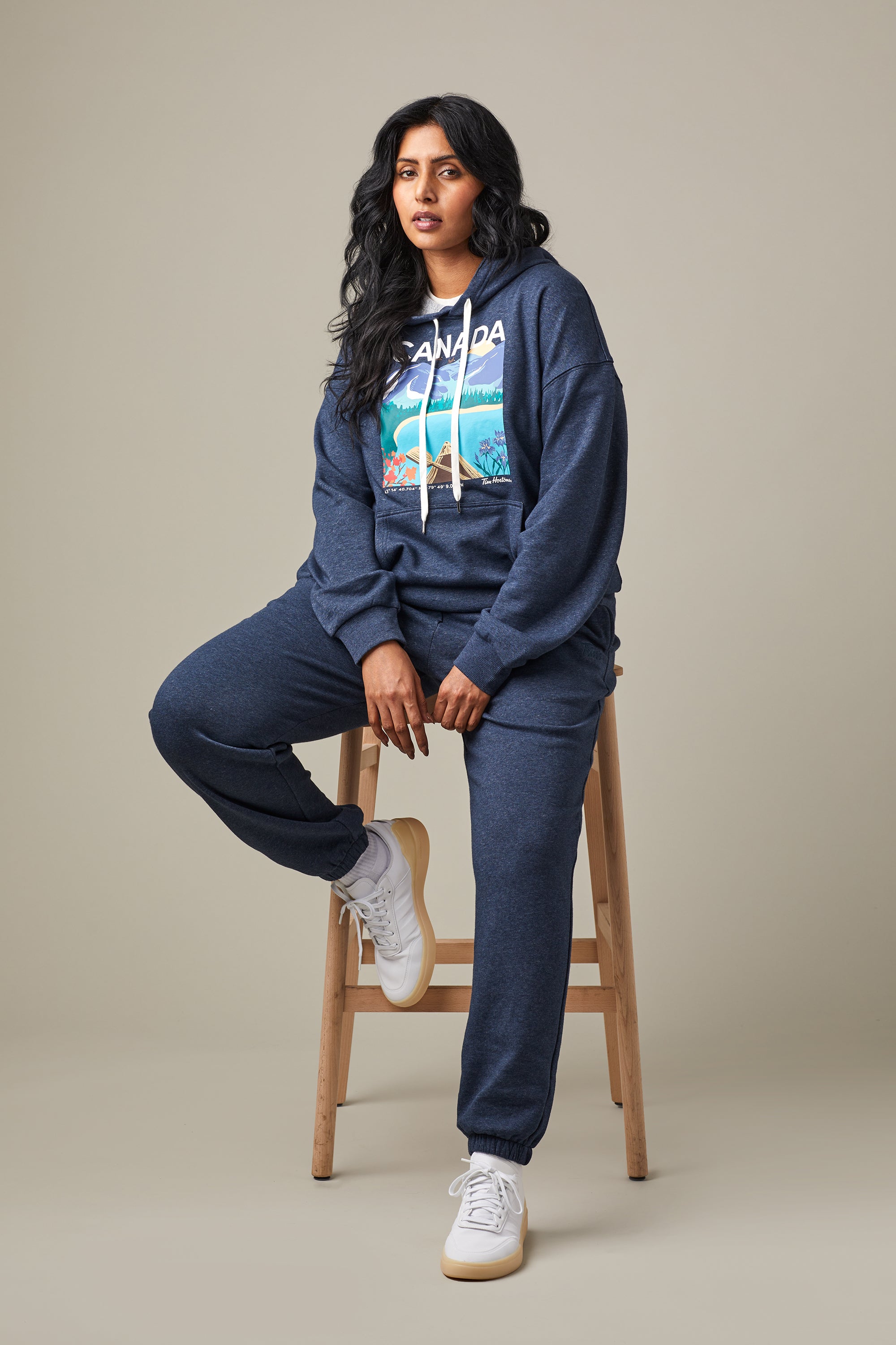 Tim Hortons Canada French Terry Hoodie in Navy Marl | Chandail molletonné à capuchon bleu marine chiné du Canada de Tim Hortons - Image #7