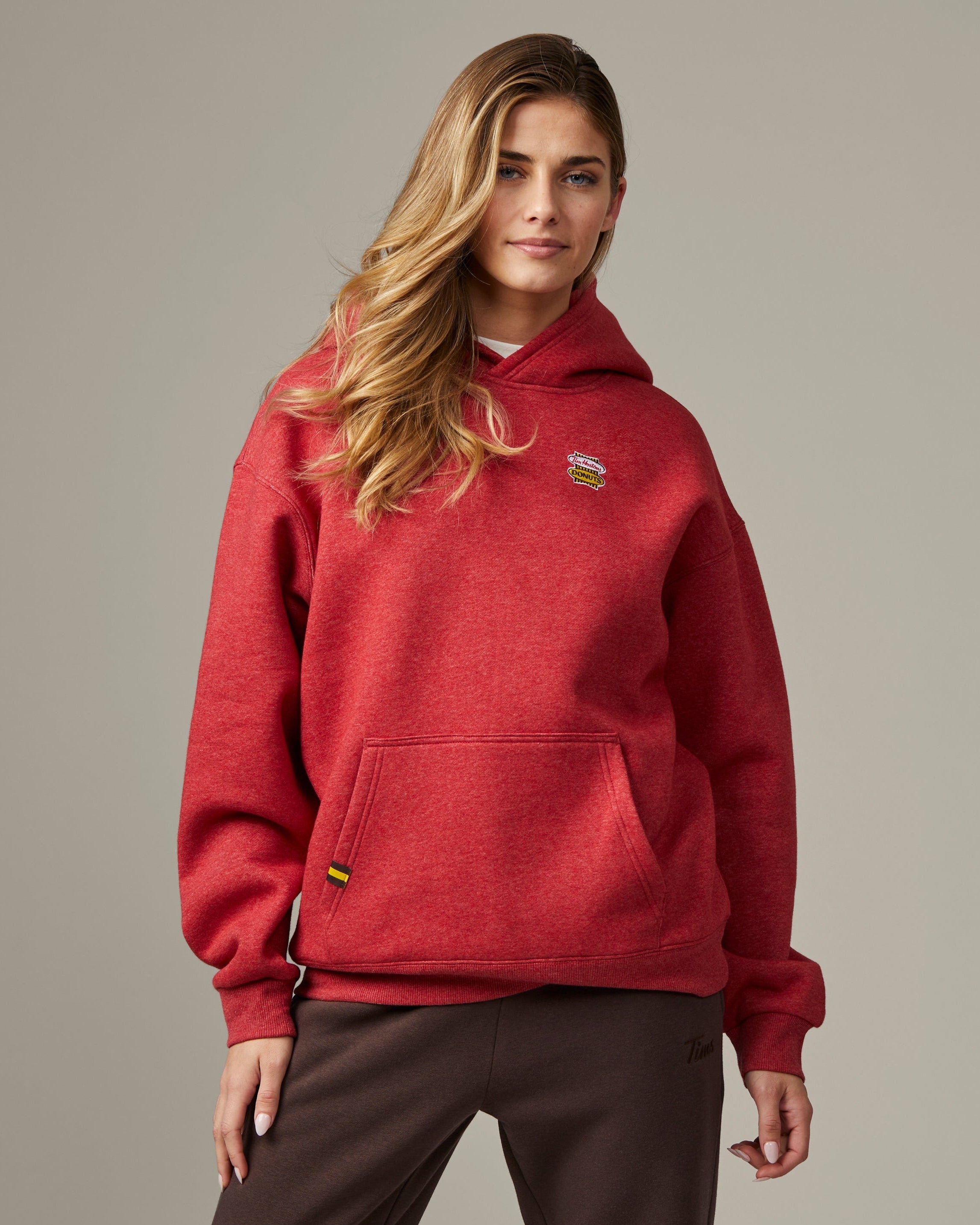 Red marl unisex hoodie featuring retro Tim Hortons logo on chest | Chandail à capuchon unisexe rouge chiné avec logo Tim Hortons rétro à l’avant. - Image #4