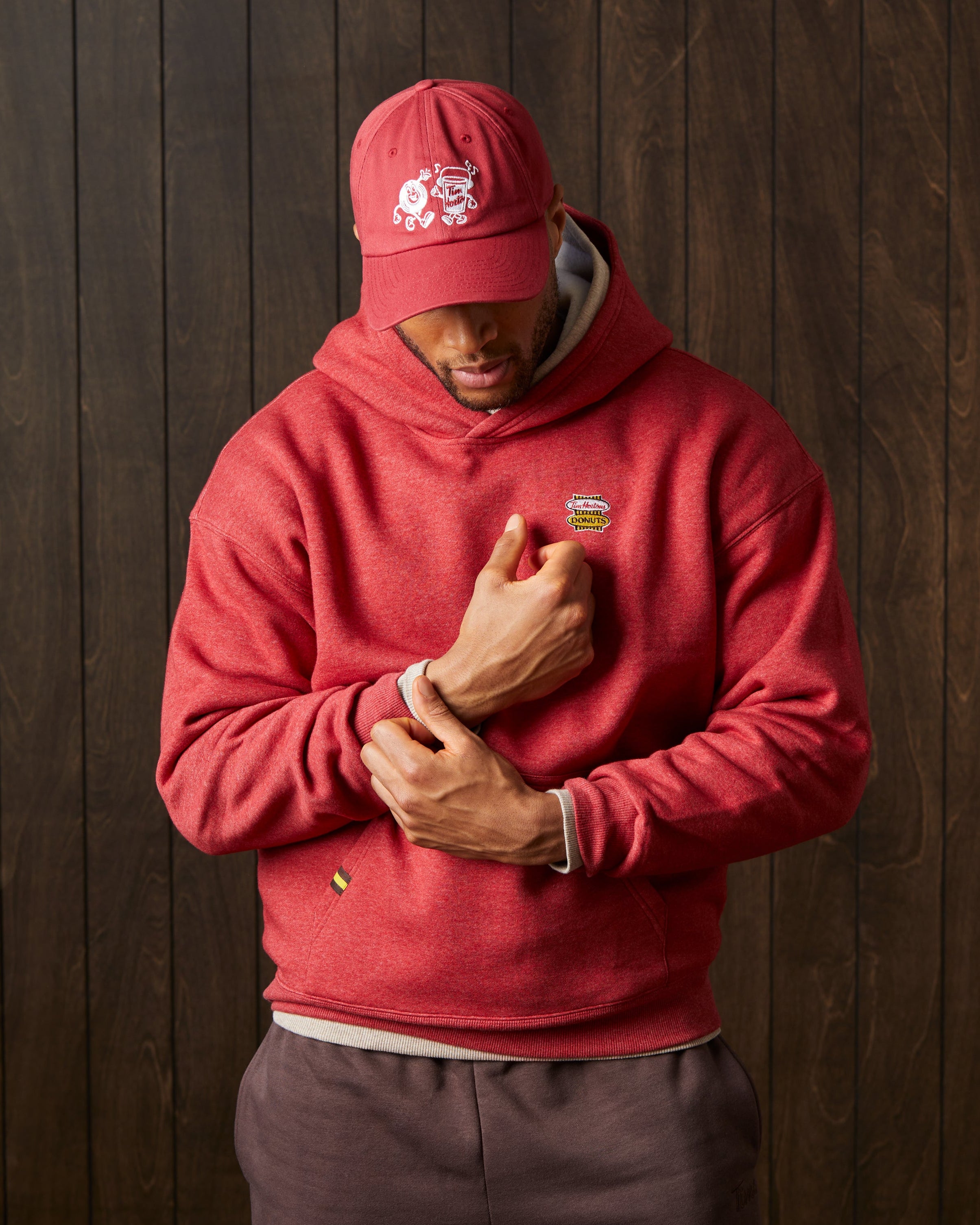 Red marl dad hat featuring retro Fresh Brew logo on front panel | Casquette de papa rétro Fresh Brew Tim Hortons – Rouge chiné - Image #6