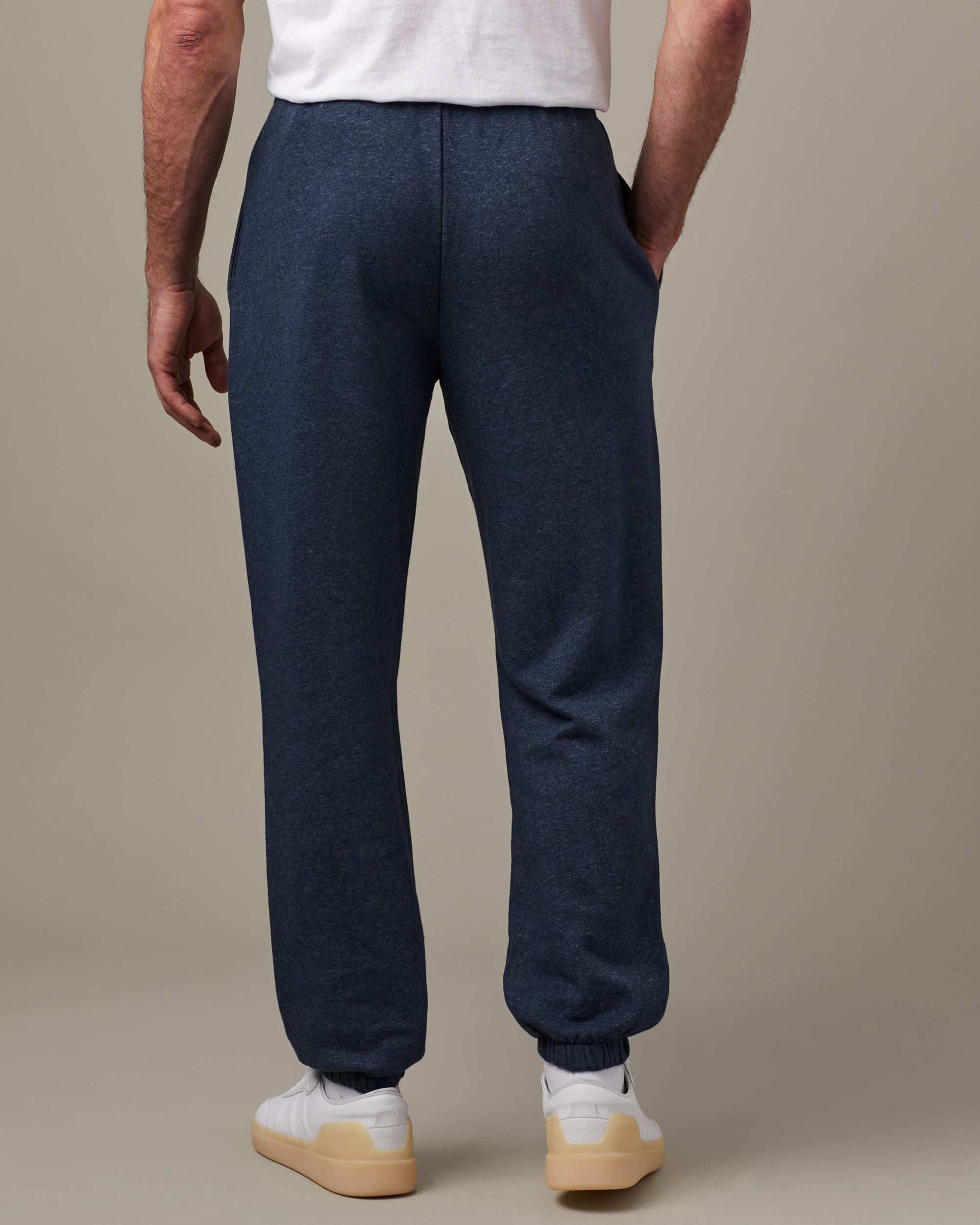 Tim Hortons Travel French Terry Joggers Navy | Pantalon en coton ouaté molletonné bleu marine collection de voyage de Tim Hortons - Image #6