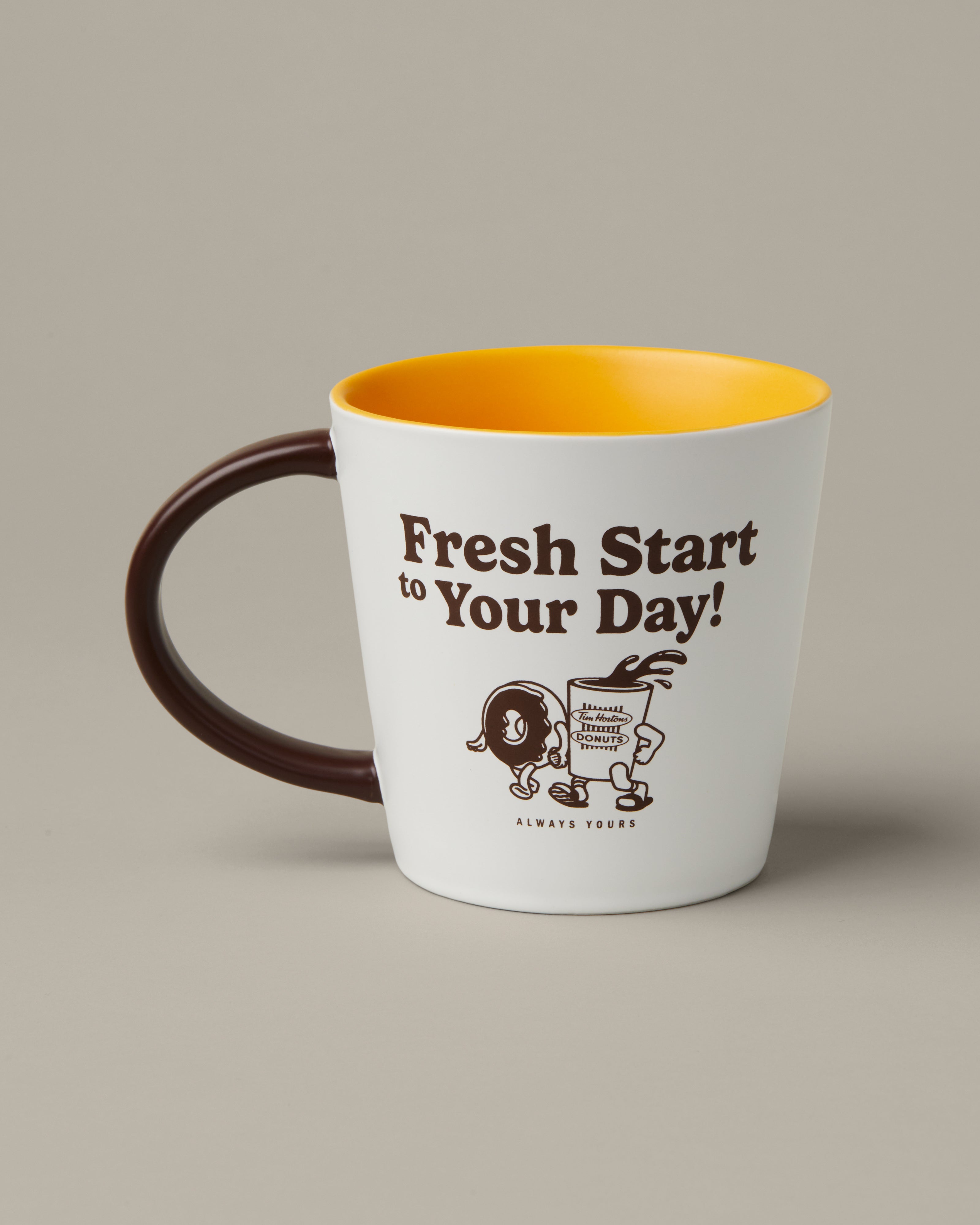 16oz retro ceramic mug featuring “Fresh Start to Your Day” slogan and Tim Hortons branding | Tasse rétro Fresh Start to Your Day! de 16 oz Tim Hortons - Image #2