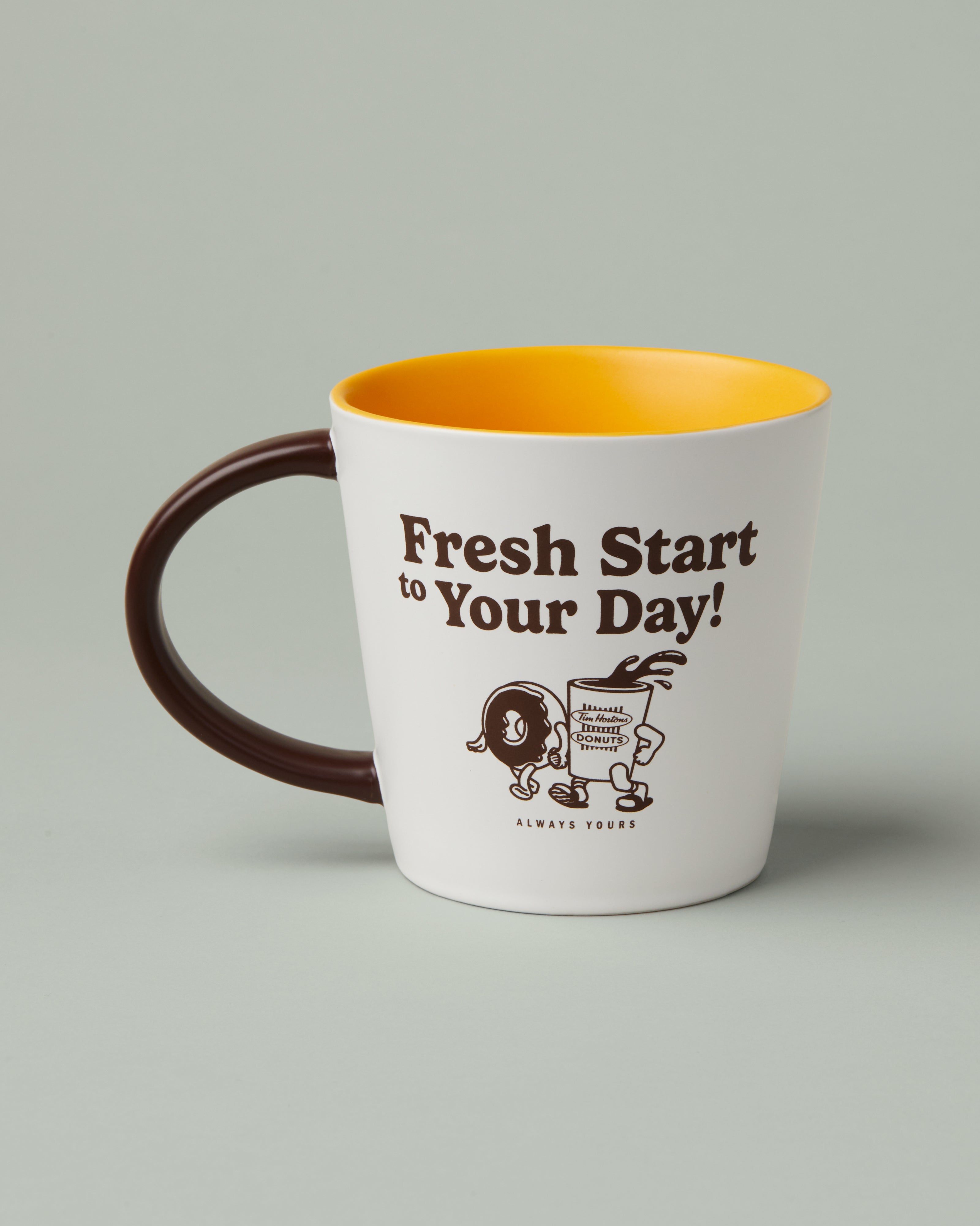 16oz retro ceramic mug featuring “Fresh Start to Your Day” slogan and Tim Hortons branding | Tasse rétro Fresh Start to Your Day! de 16 oz Tim Hortons - Image #2