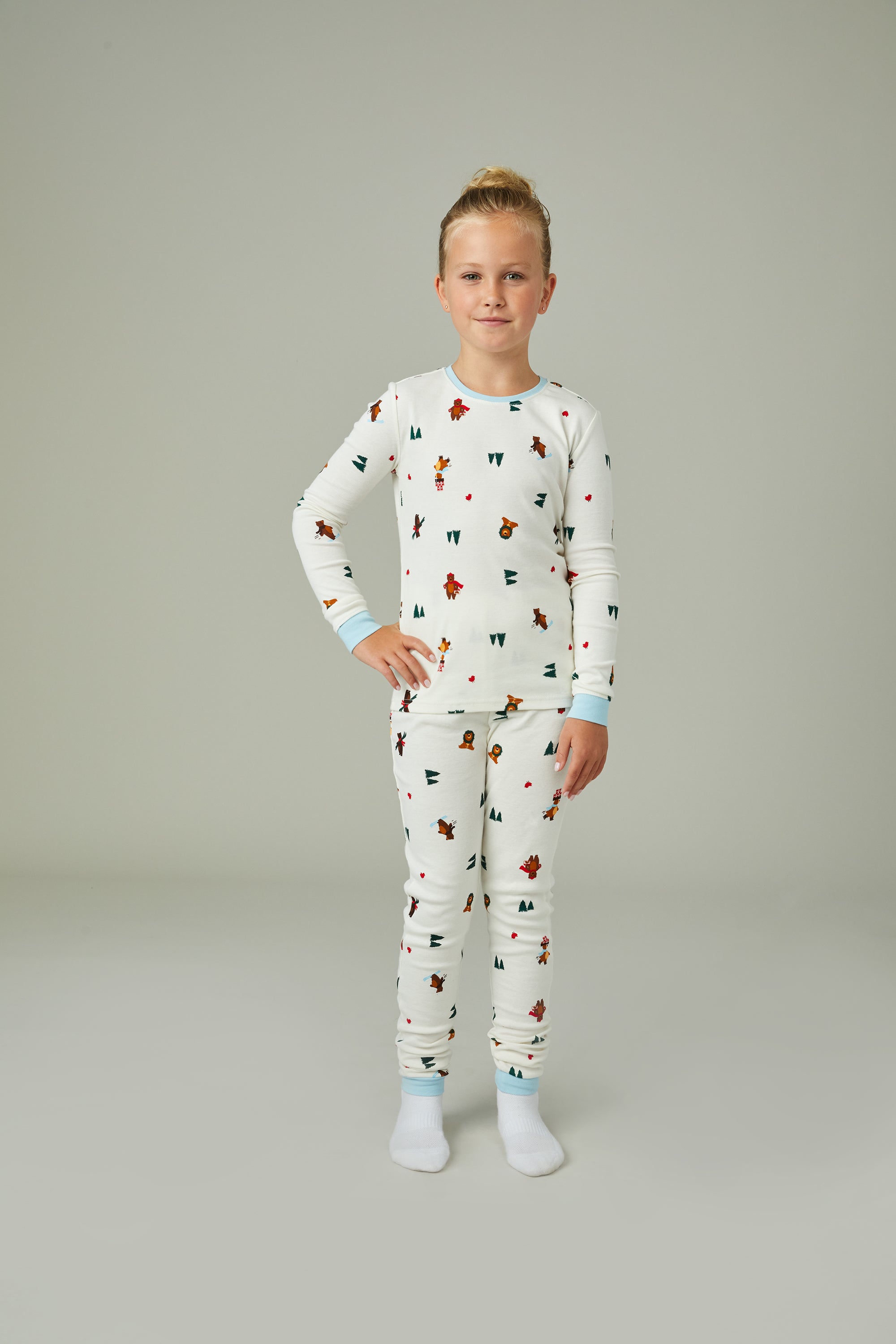 Tim Hortons Kids Pajamas with Winter Bears Print | Pyjama Tim Hortons pour enfants avec imprimé d’ours d’hiver des Fêtes - Image #3