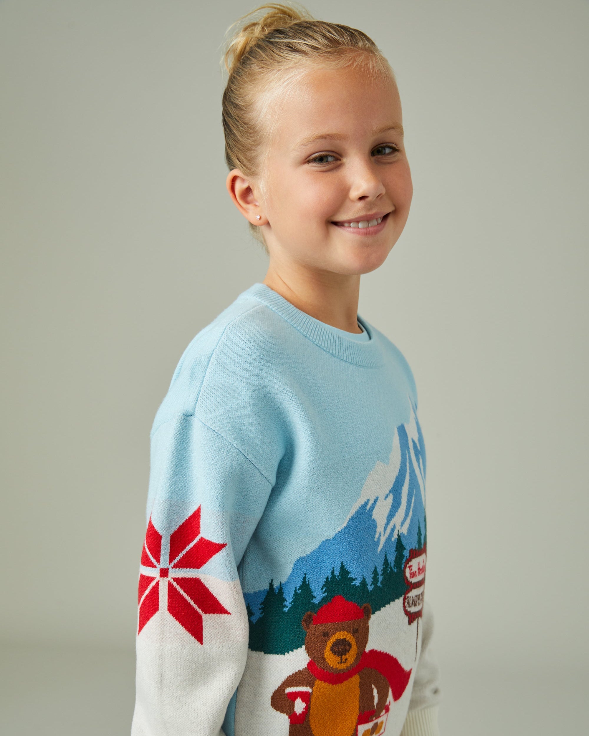 Tim Hortons Winter Bears Kids Holiday Sweater | Chandail Tim Hortons ours d’hiver des Fêtes pour enfants - Image #4