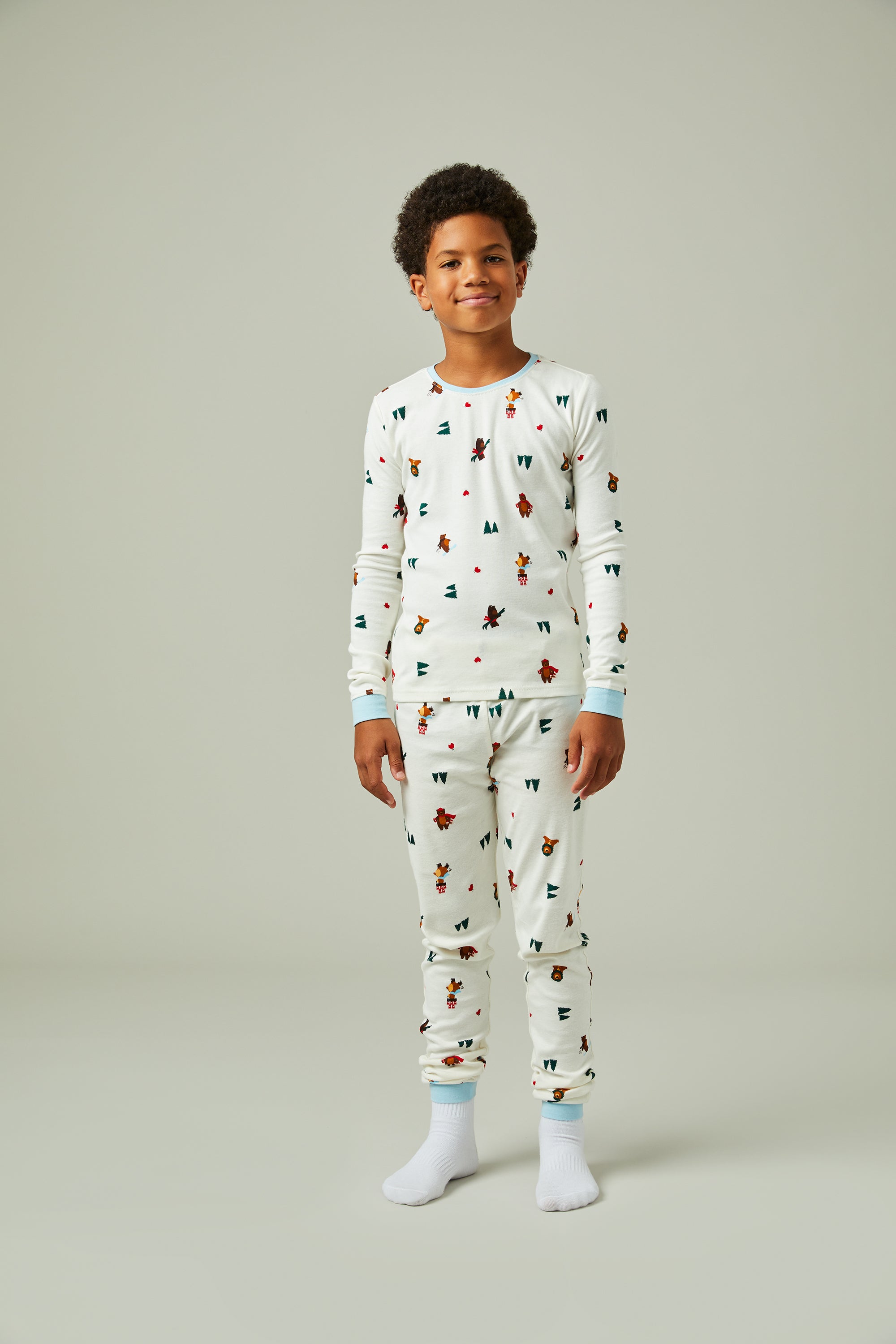 Tim Hortons Kids Pajamas with Winter Bears Print | Pyjama Tim Hortons pour enfants avec imprimé d’ours d’hiver des Fêtes - Image #5