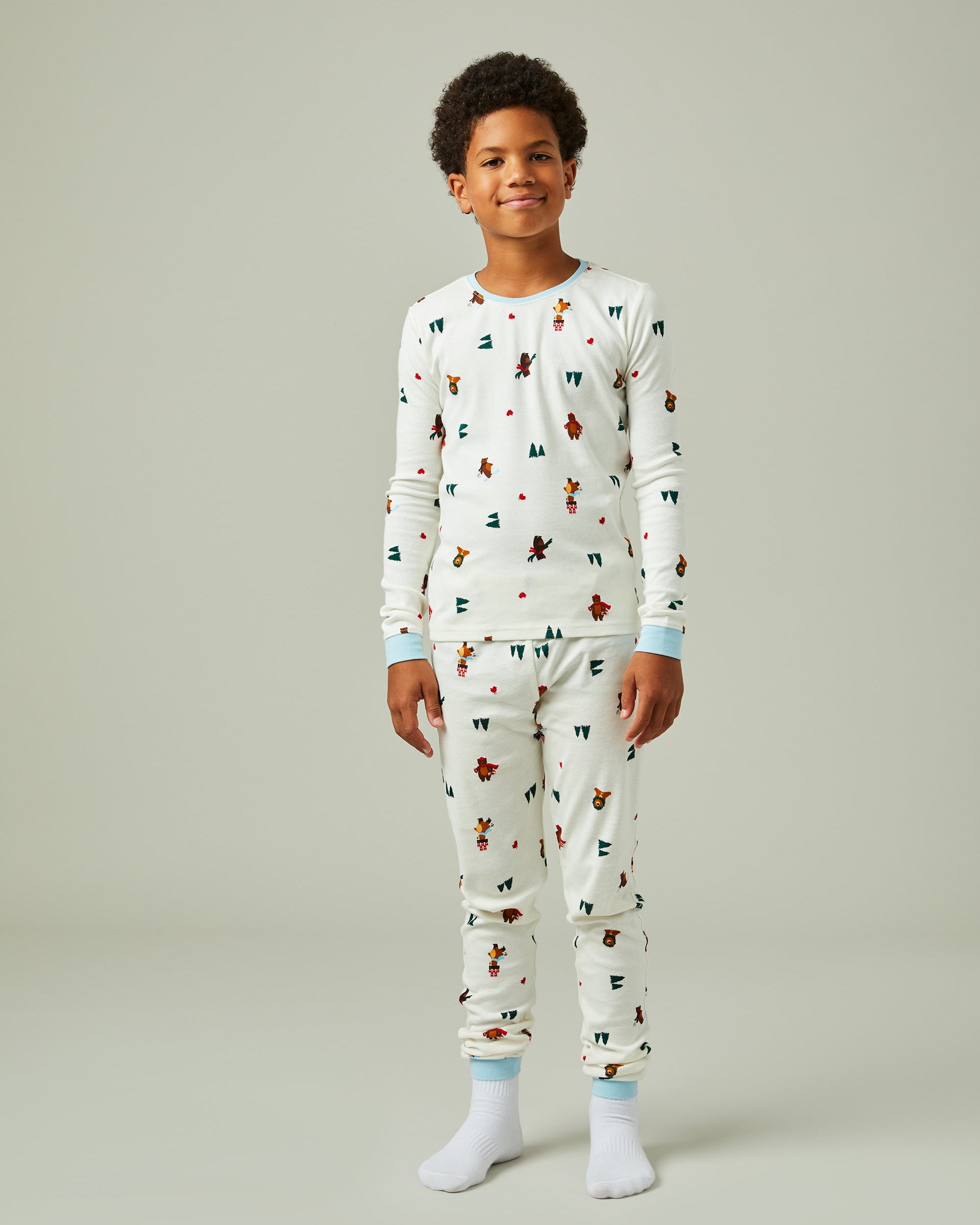Tim Hortons Kids Pajamas with Winter Bears Print | Pyjama Tim Hortons pour enfants avec imprimé d’ours d’hiver des Fêtes - Image #3