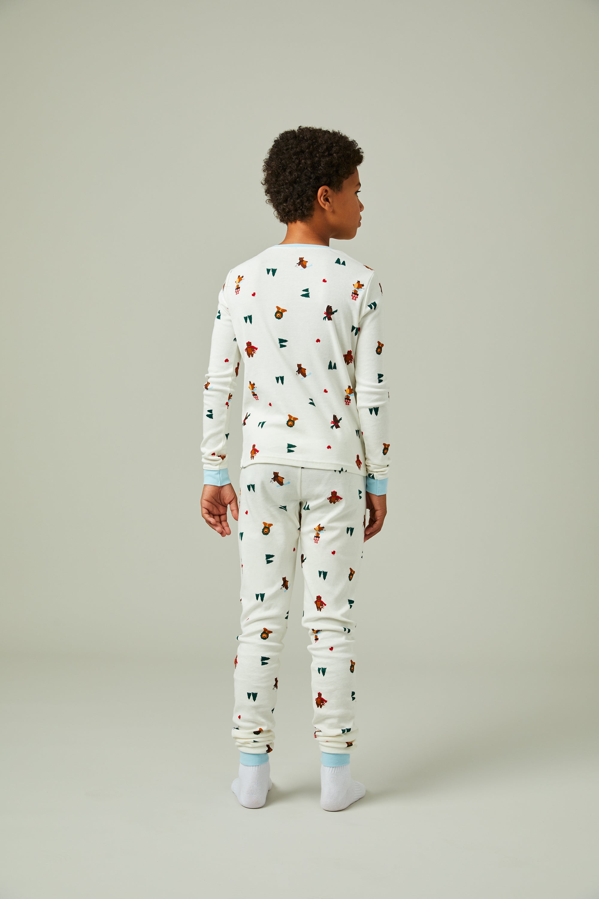 Tim Hortons Kids Pajamas with Winter Bears Print | Pyjama Tim Hortons pour enfants avec imprimé d’ours d’hiver des Fêtes - Image #6