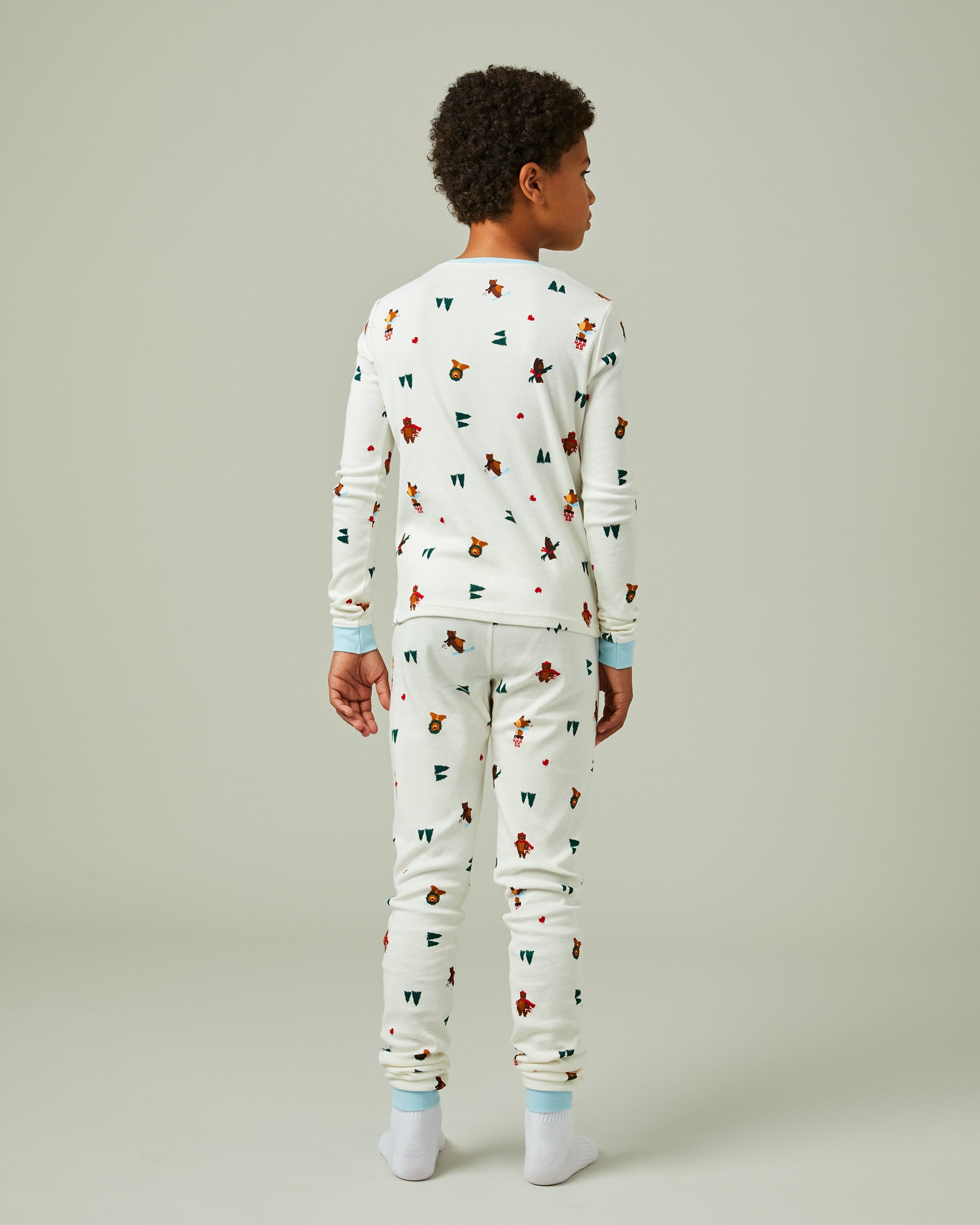 Tim Hortons Kids Pajamas with Winter Bears Print | Pyjama Tim Hortons pour enfants avec imprimé d’ours d’hiver des Fêtes - Image #4