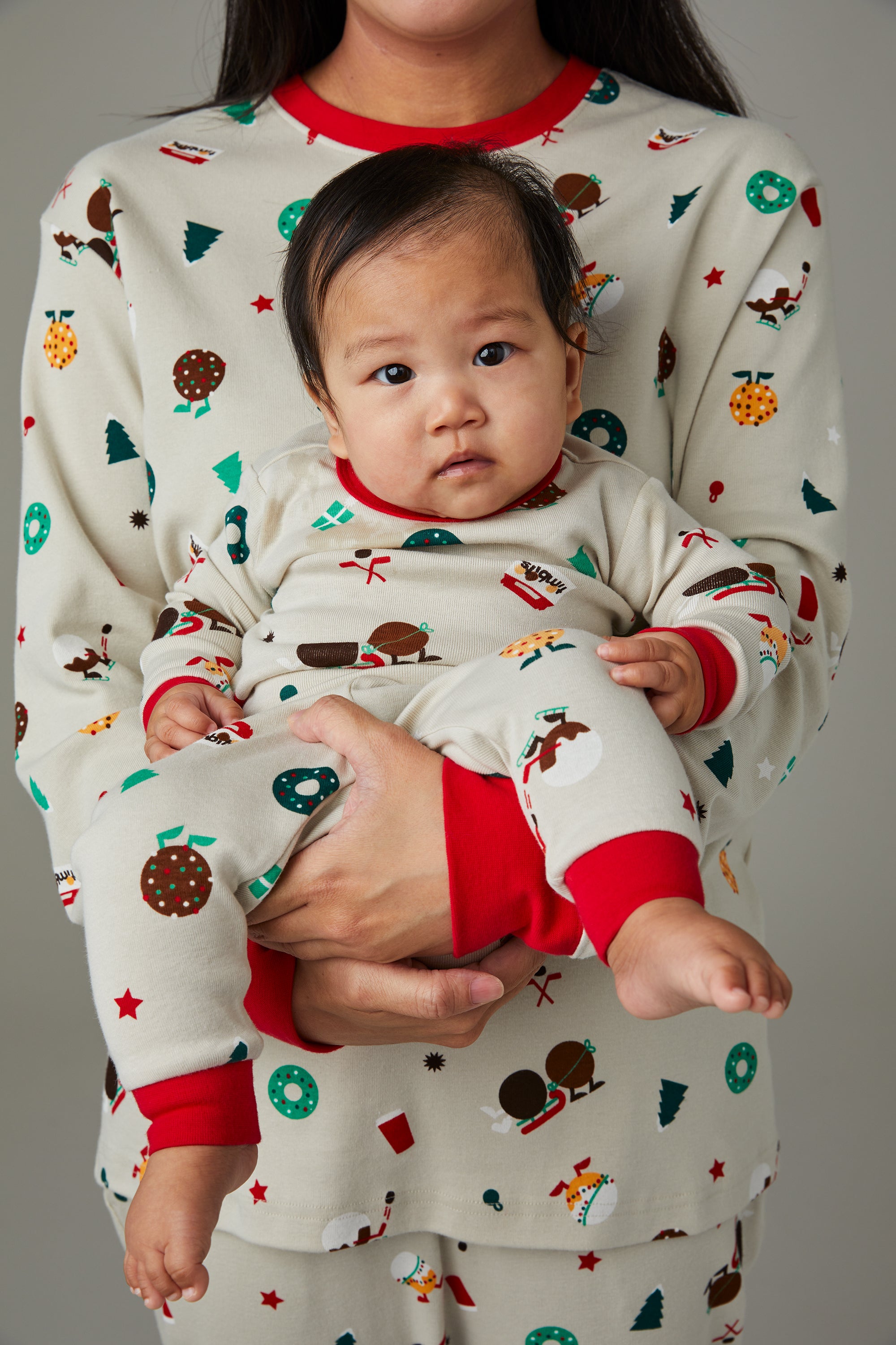 Tim Hortons Baby Pajamas with Timbits Print | Pyjama Tim Hortons pour bébés avec imprimé de Timbits - Image #2