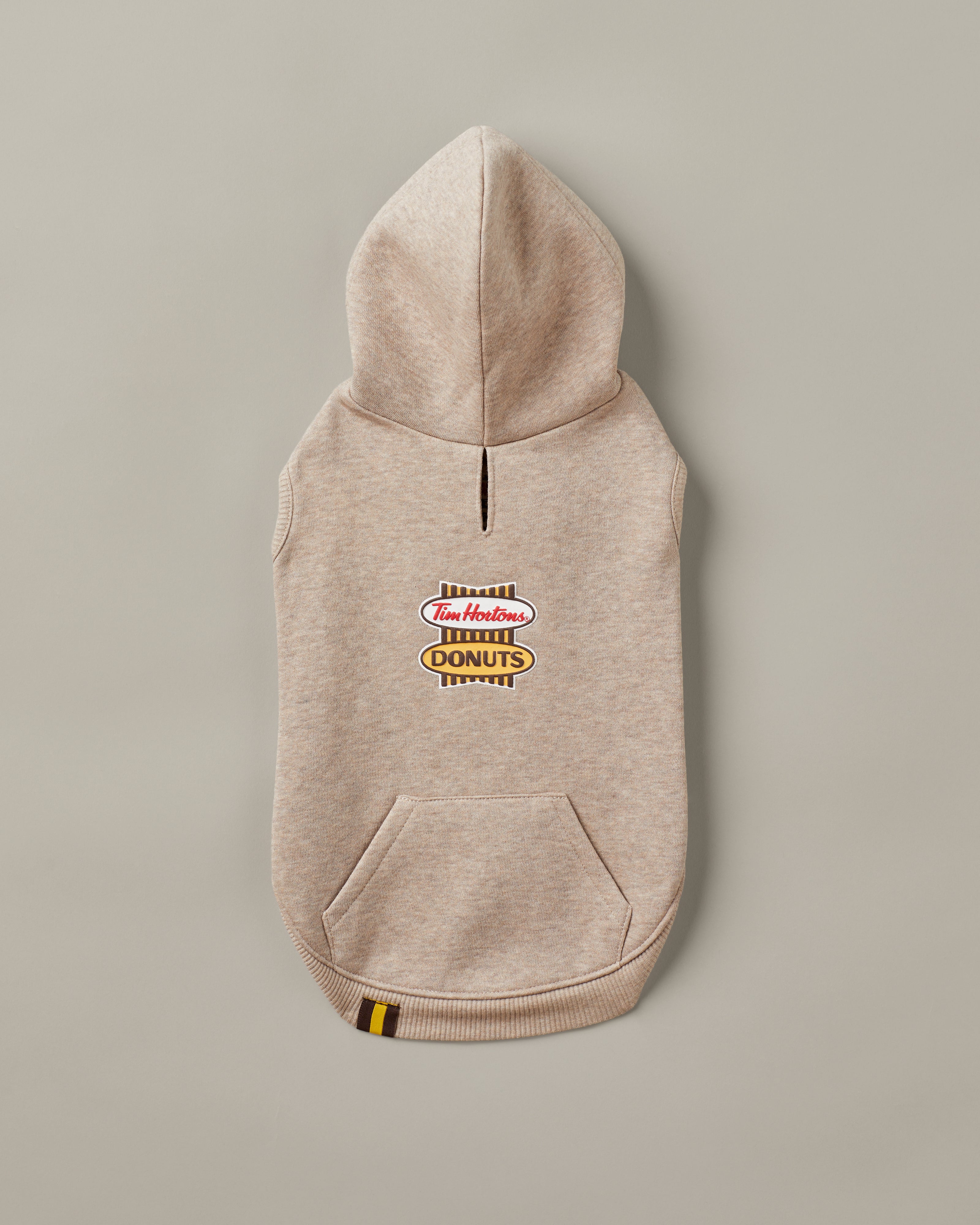 Iced Capp® marl pet hoodie featuring retro Tim Hortons branding | Chandail à capuchon gris chiné cappuccino glacé avec marque Tim Hortons rétro. - Image #3