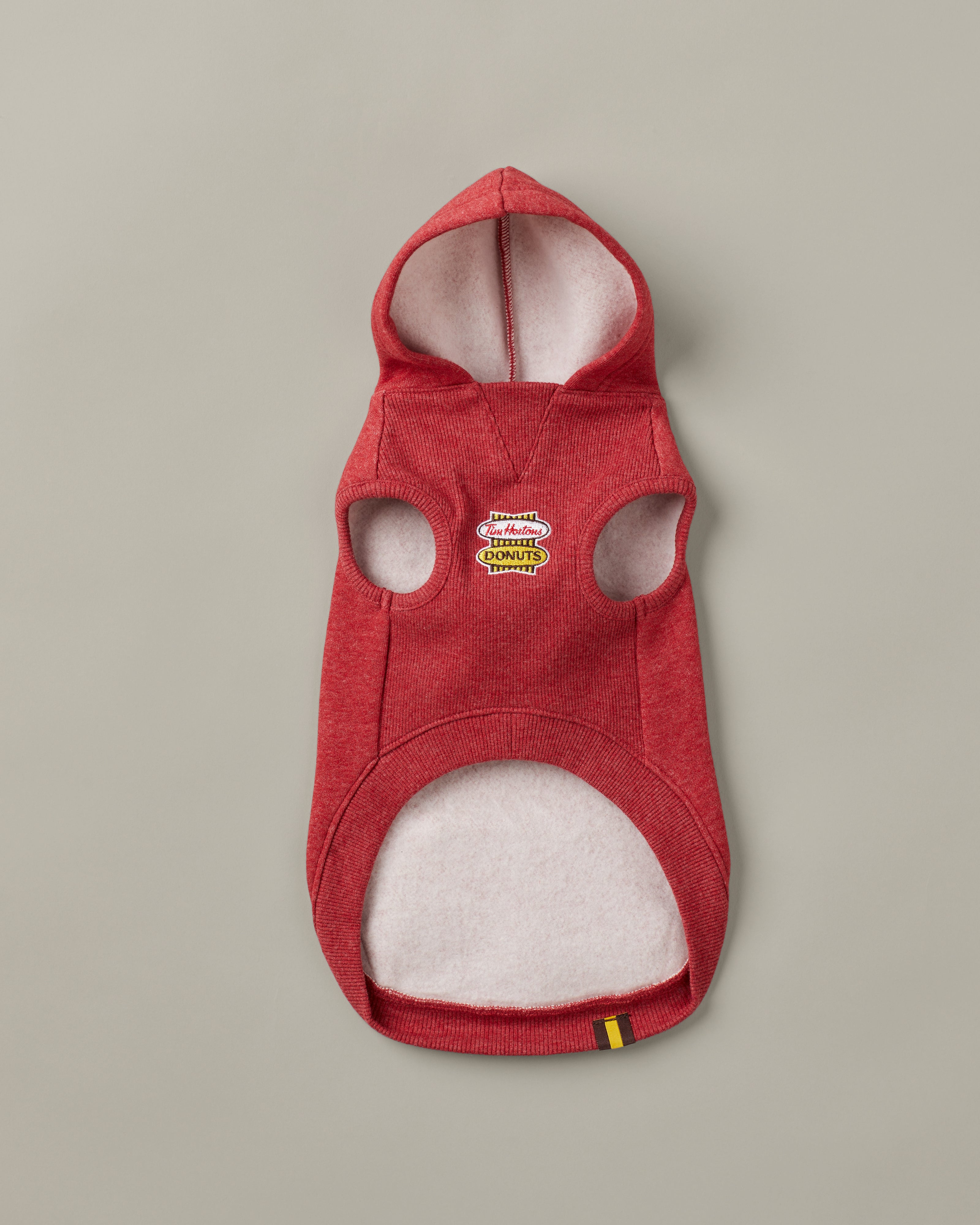 Red marl pet hoodie with retro Tim Hortons logo printed on back | Chandail à capuchon pour animaux rouge chiné avec logo Tim Hortons rétro imprimé sur le dos. - Image #4