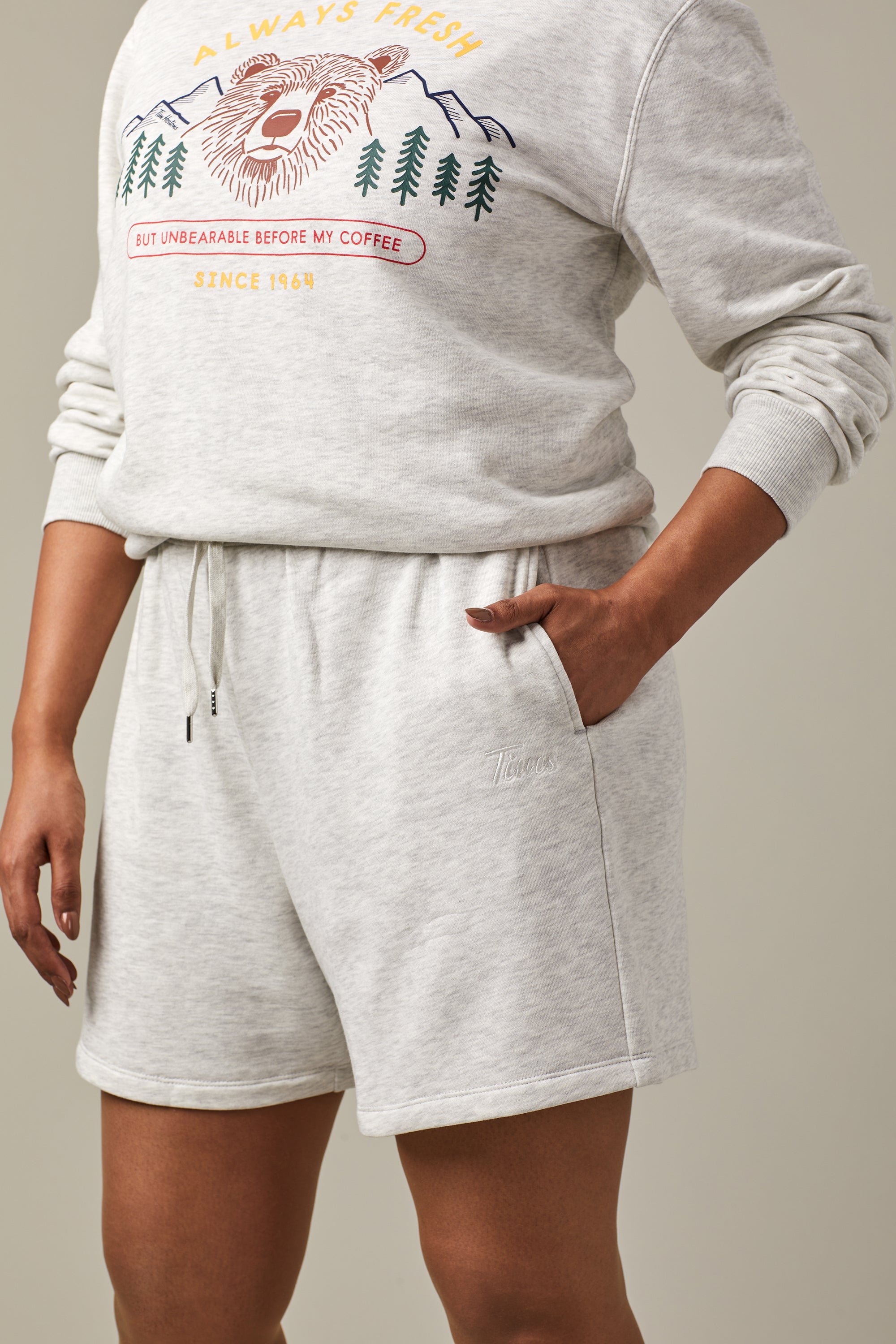 Tim Hortons Travel French Terry Shorts Grey | Short molletonné gris collection de voyage de Tim Hortons - Image #4