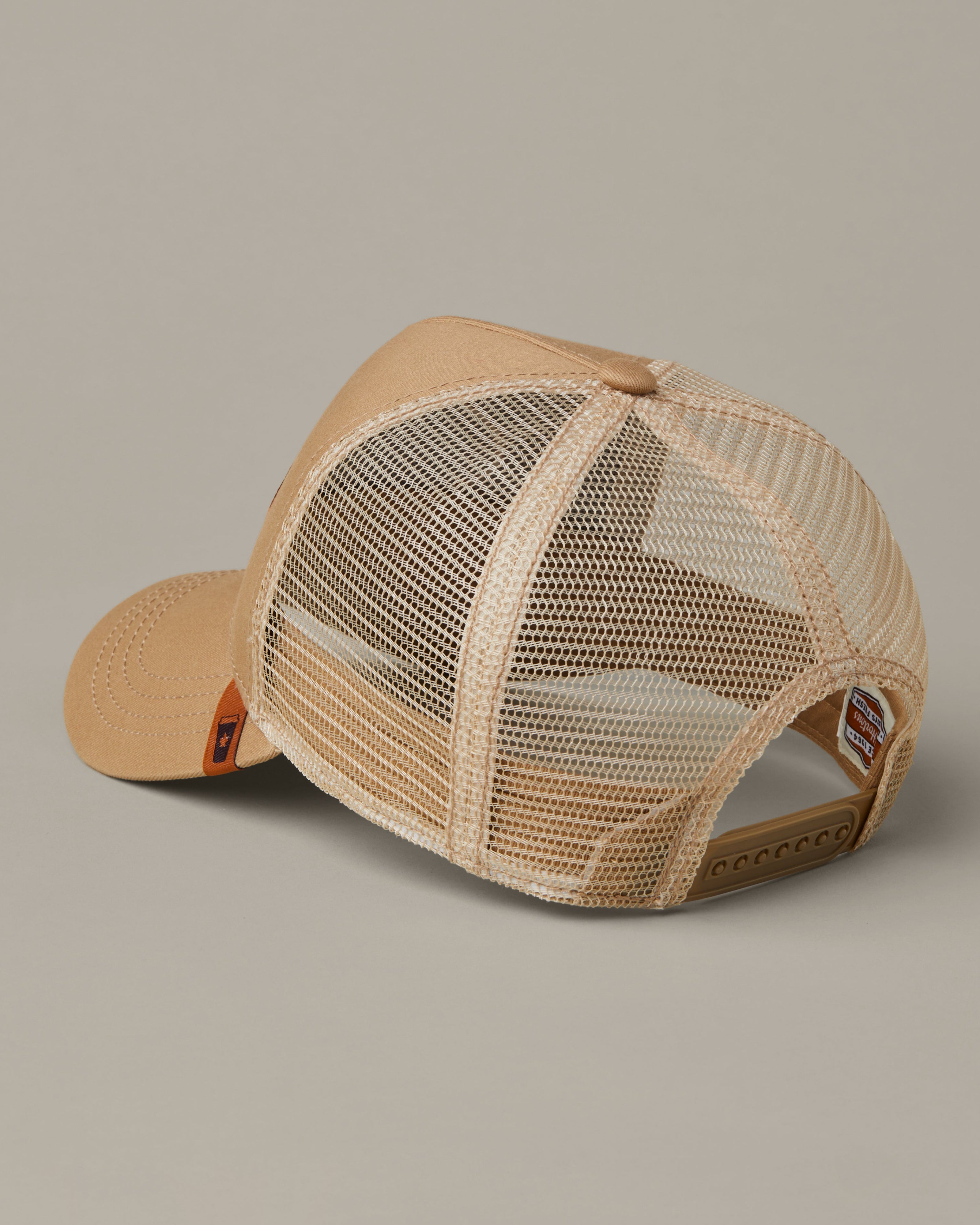 Tan Tim Hortons trucker hat with cream mesh back and retro Always Fresh bilingual logo patch. | Casquette de camionneur Tim Hortons beige avec dos en filet crème et écusson rétro bilingue Toujours frais. - Image #3