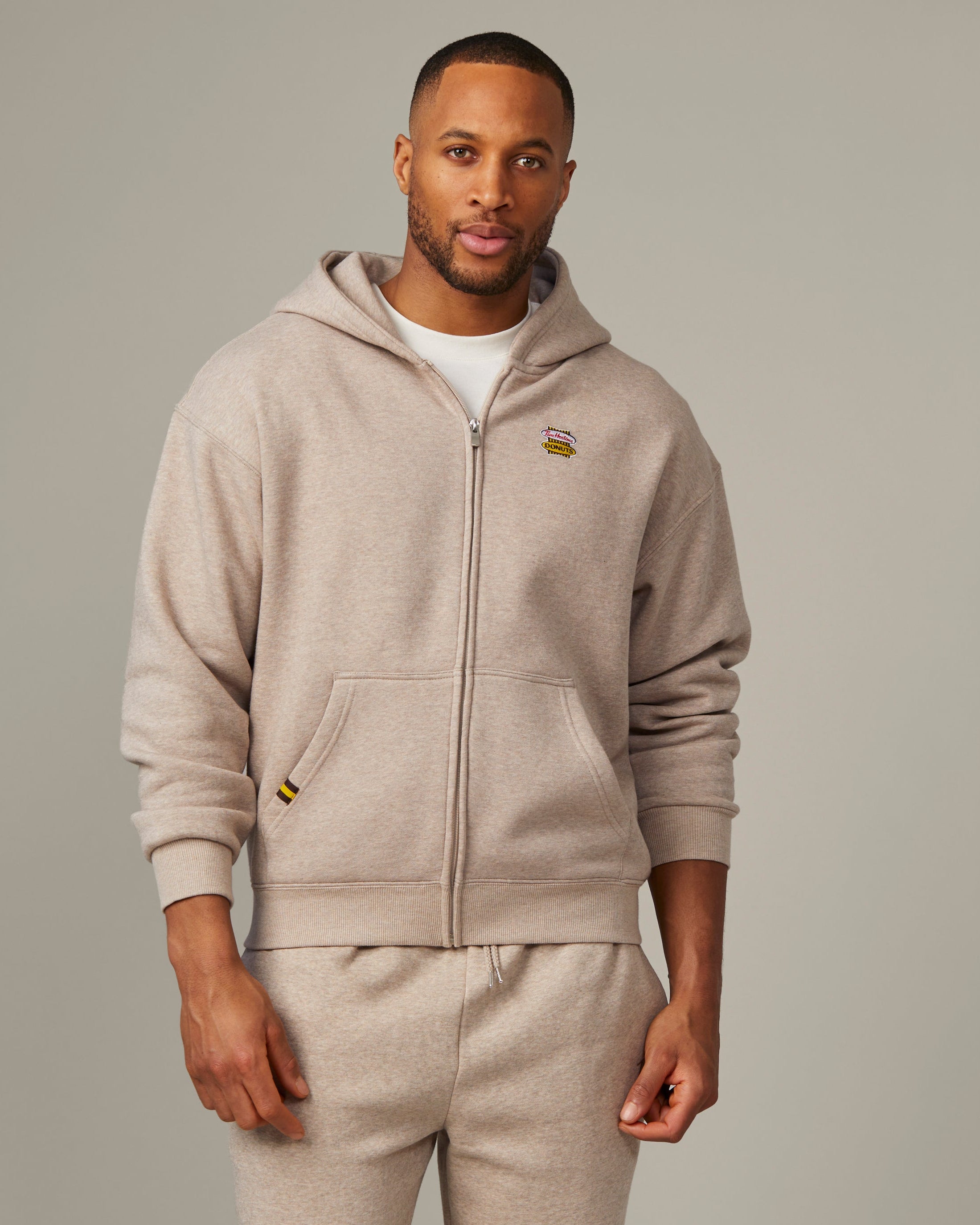 Unisex full zip hoodie in Iced Capp® marl colour with retro Tim Hortons logo | Chandail à capuchon unisexe à glissière gris chiné cappuccino glacé avec logo Tim Hortons rétro. - Image #3