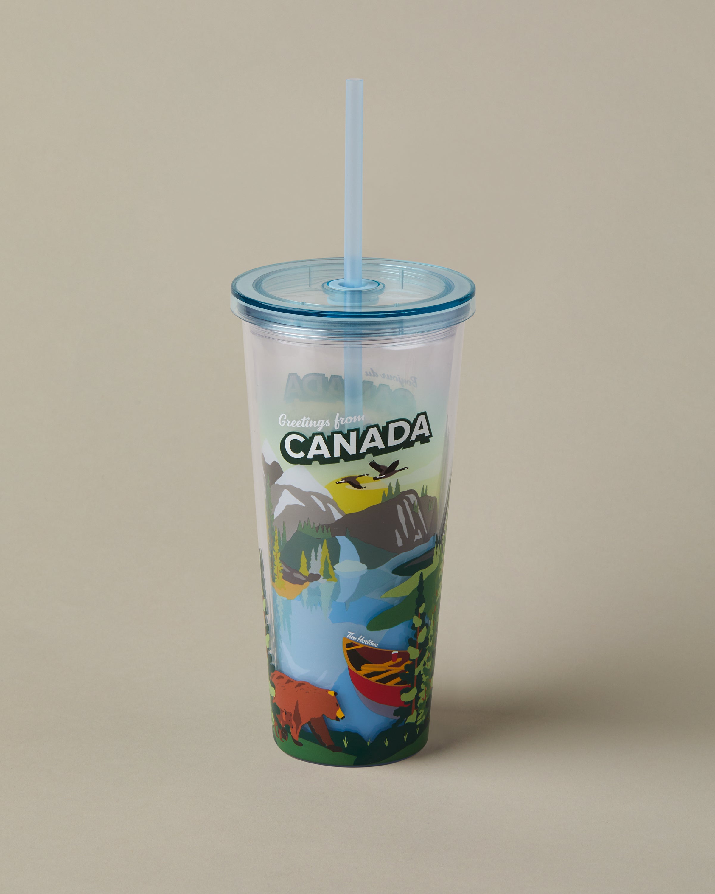 24oz Plastic Straw Tumbler with Canada design, for cold drinks | Gobelet de plastique de 24 oz avec paille représentant des paysages canadiens, pour les boissons froides.