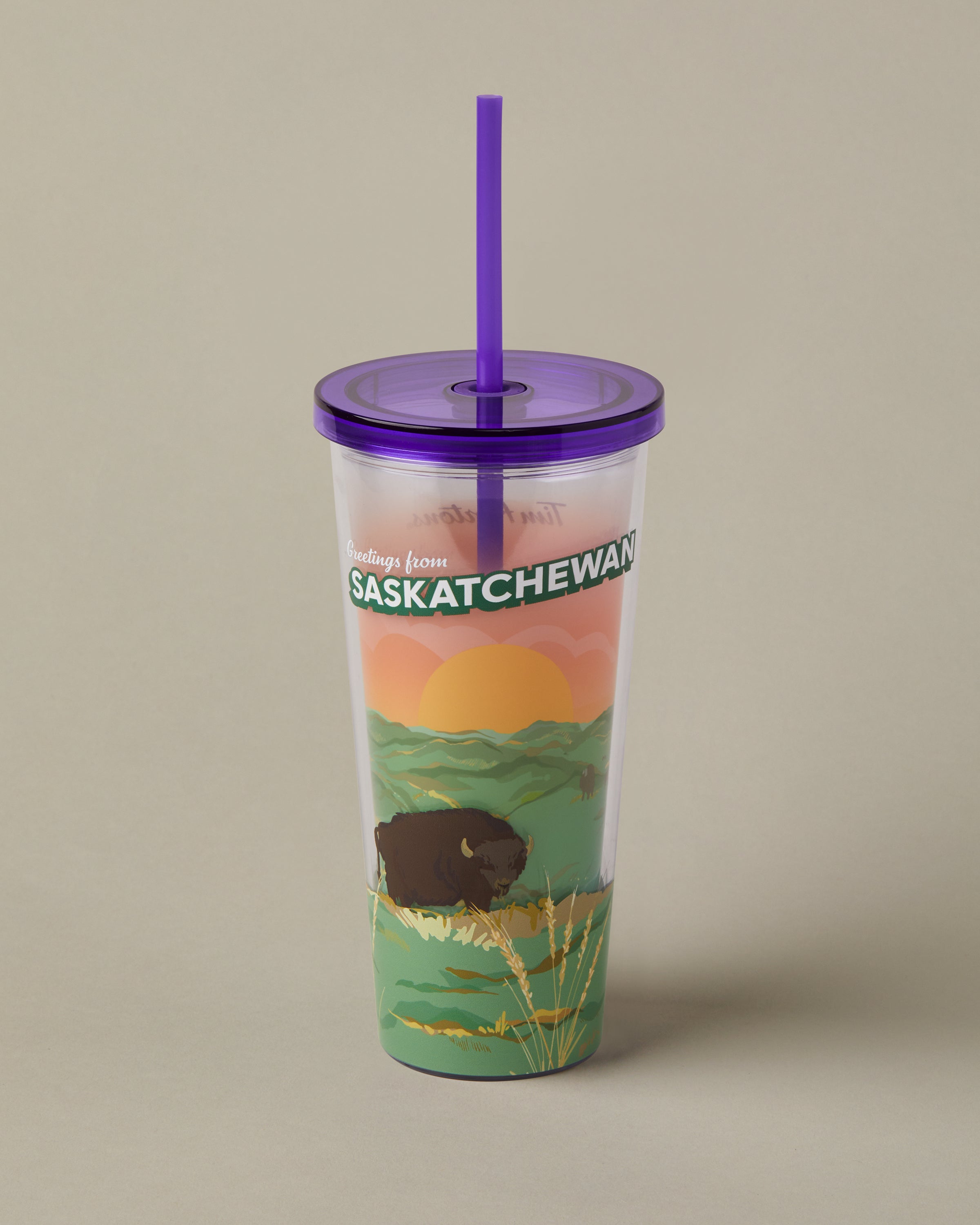 24oz Plastic Straw Tumbler with Canada design, for cold drinks | Gobelet de plastique de 24 oz avec paille représentant des paysages canadiens, pour les boissons froides. - Image #1