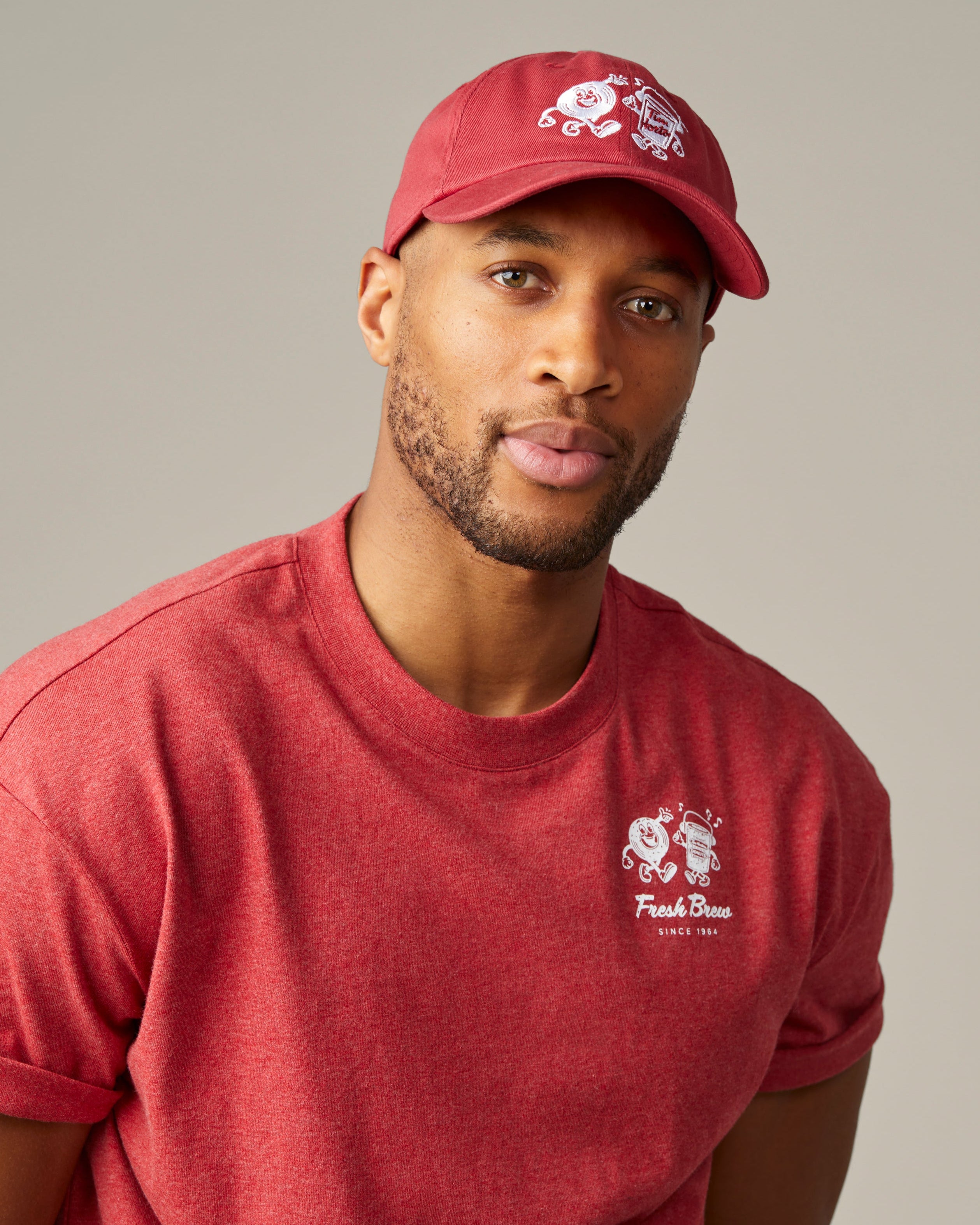 Red marl dad hat featuring retro Fresh Brew logo on front panel | Casquette de papa rétro Fresh Brew Tim Hortons – Rouge chiné