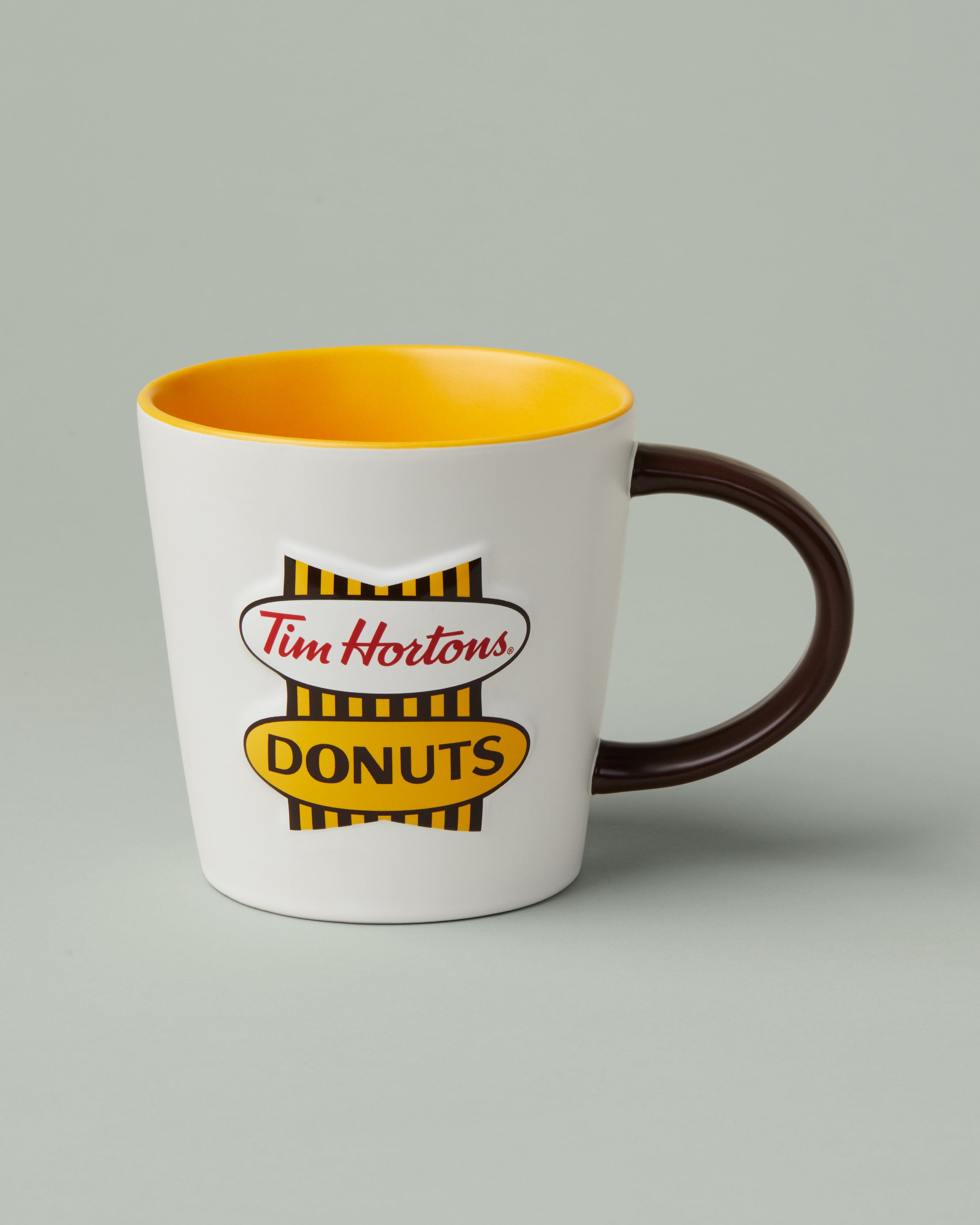 16oz ceramic Tim Hortons mug with English retro logo design | Tasse de 16 oz de Tim Hortons – Logo rétro  - Image #1