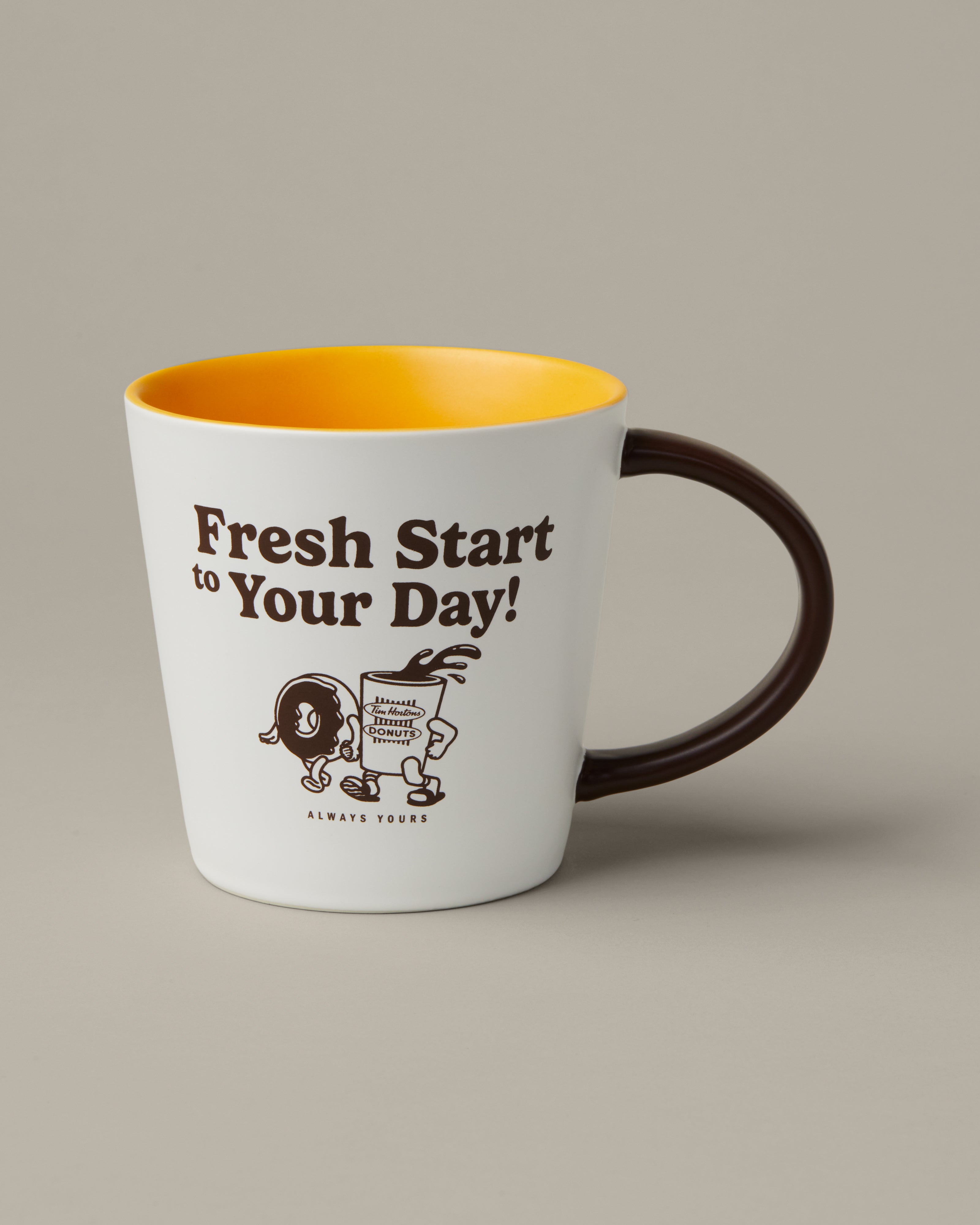 16oz retro ceramic mug featuring “Fresh Start to Your Day” slogan and Tim Hortons branding | Tasse rétro Fresh Start to Your Day! de 16 oz Tim Hortons