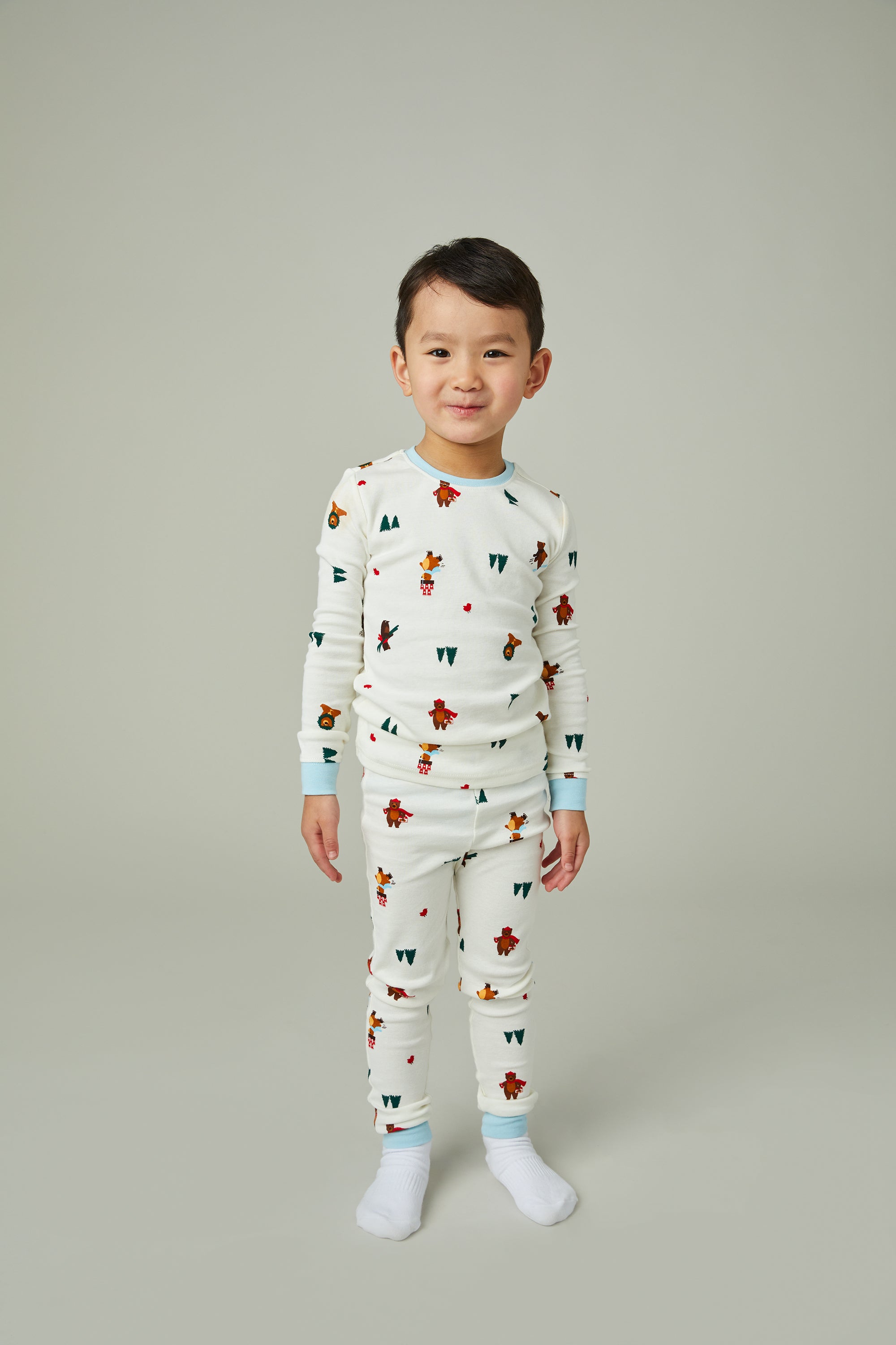 Tim Hortons Kids Pajamas with Winter Bears Print | Pyjama Tim Hortons pour enfants avec imprimé d’ours d’hiver des Fêtes - Image #1
