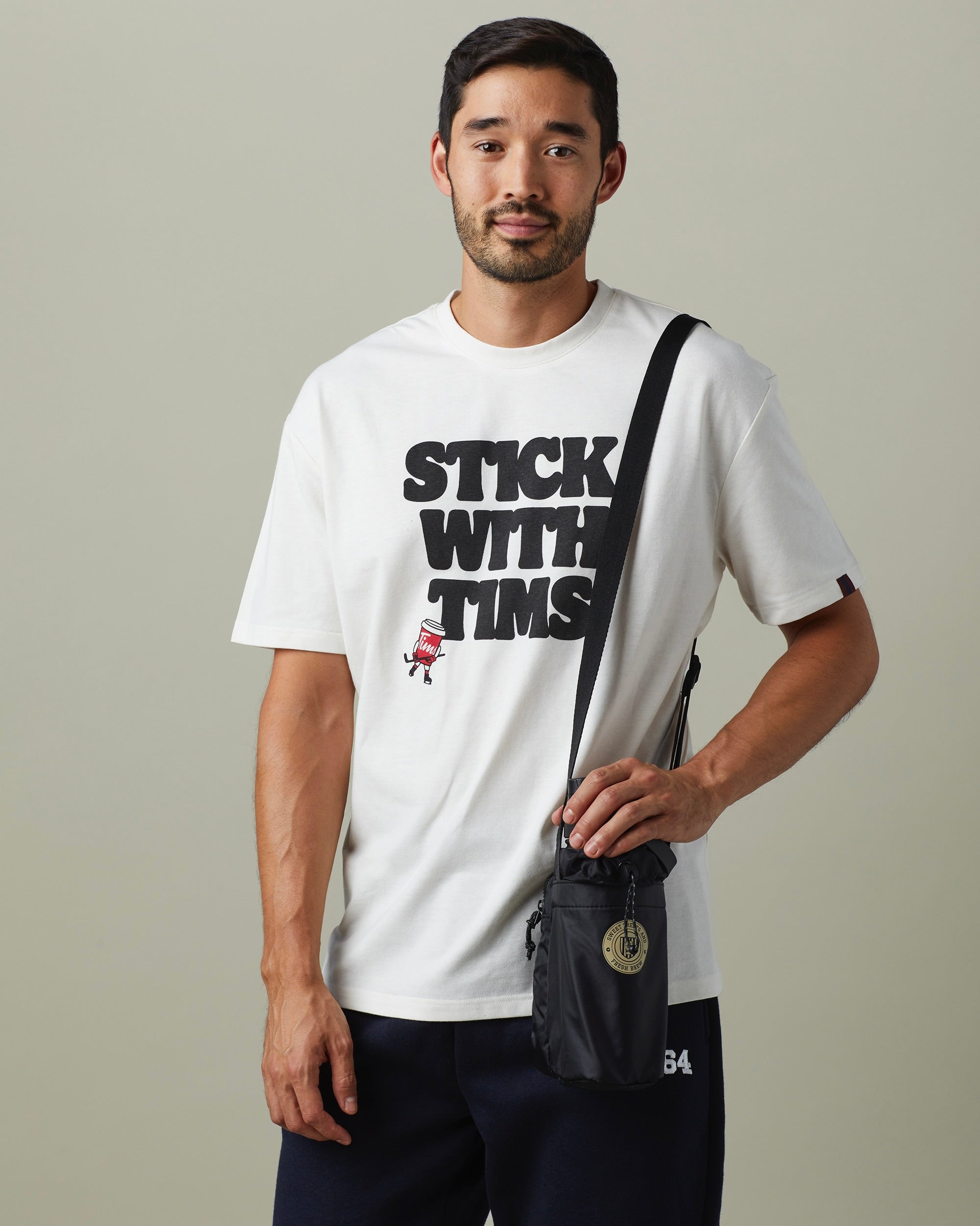 T-shirt unisexe « Stick with Tims » – Crème - Image #2