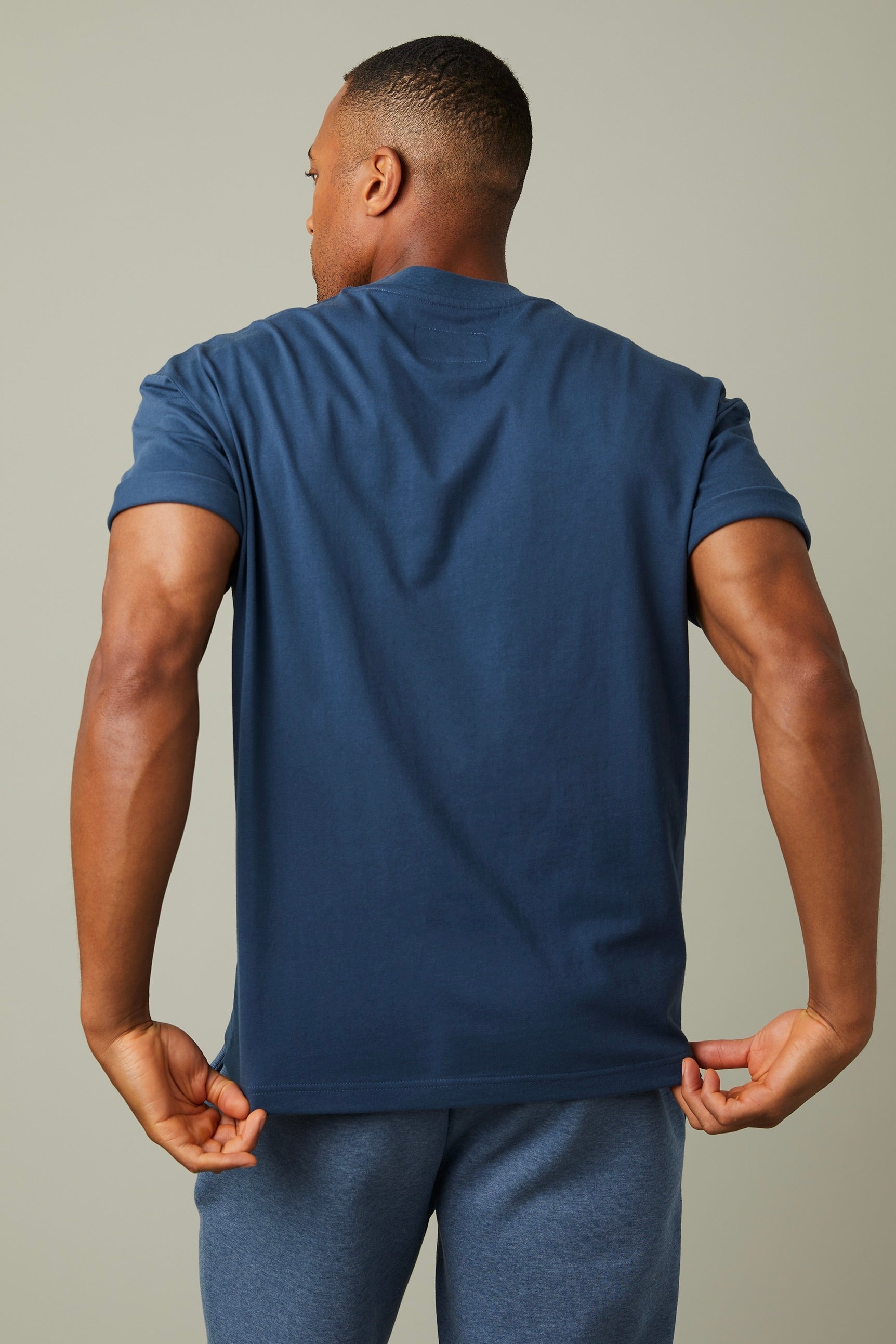 Navy blue T-shirt with vintage Tim Hortons Store #1 graphic | T-shirt bleu marine avec une image rétro d’un magasin Tim Hortons - Image #3