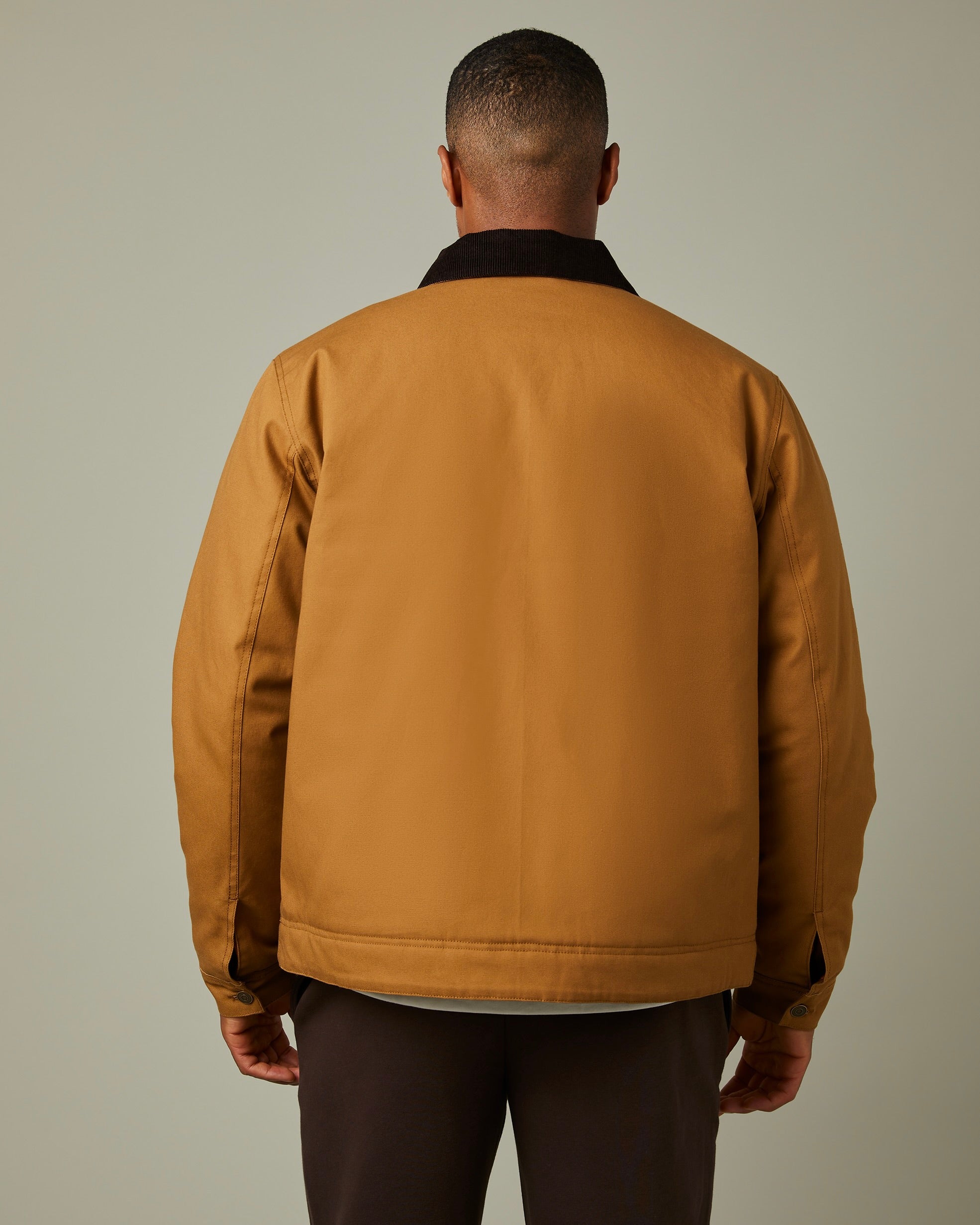 Utility-style jacket in maple brown with front zip and retro Tim Hortons patch | Manteau utilitaire couleur érable avec poche à glissière à l’avant et logo Tim Hortons rétro - Image #5