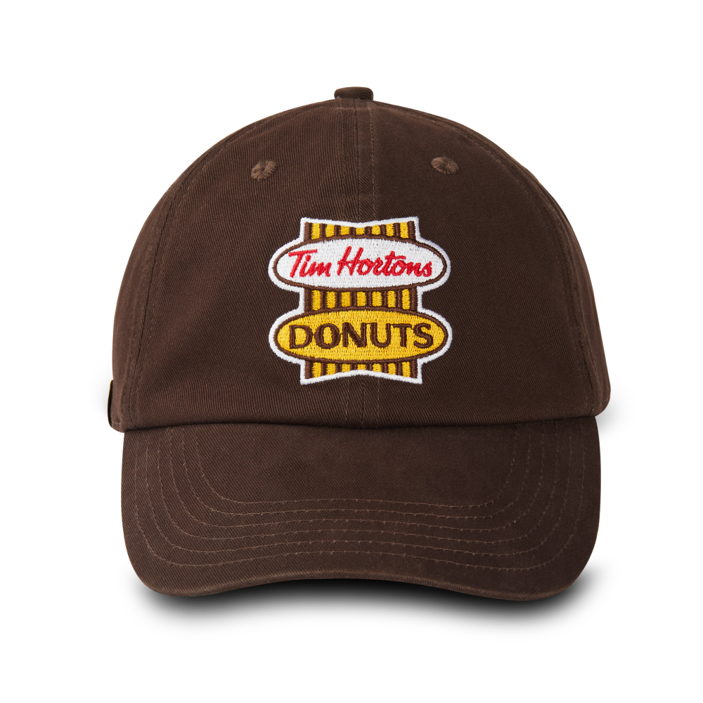 Retro logo dad hat - espresso brown dad hat with classic Tims logo for everyday wear. || Casquette avec logo rétro pour papa : Casquette pour papa avec logo rétro Tim, de couleur brun espresso, à porter chaque jour. 
